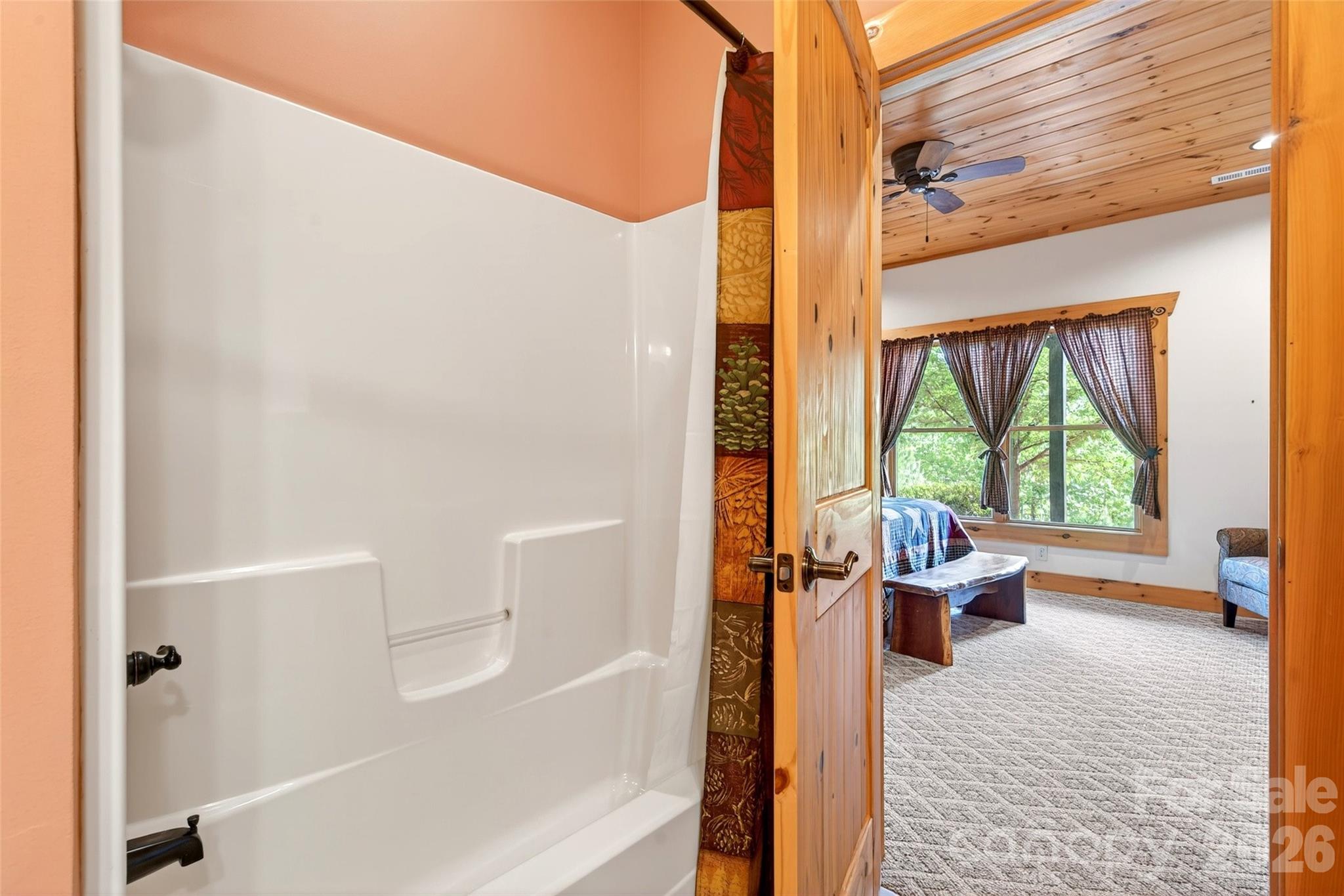 217 Summit Drive — Nebo