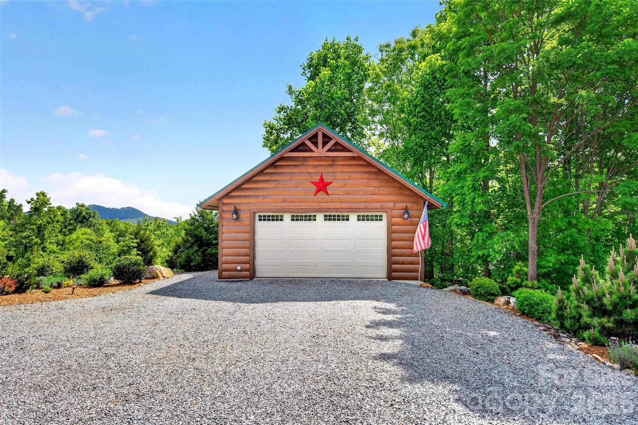 217 Summit Drive — Nebo