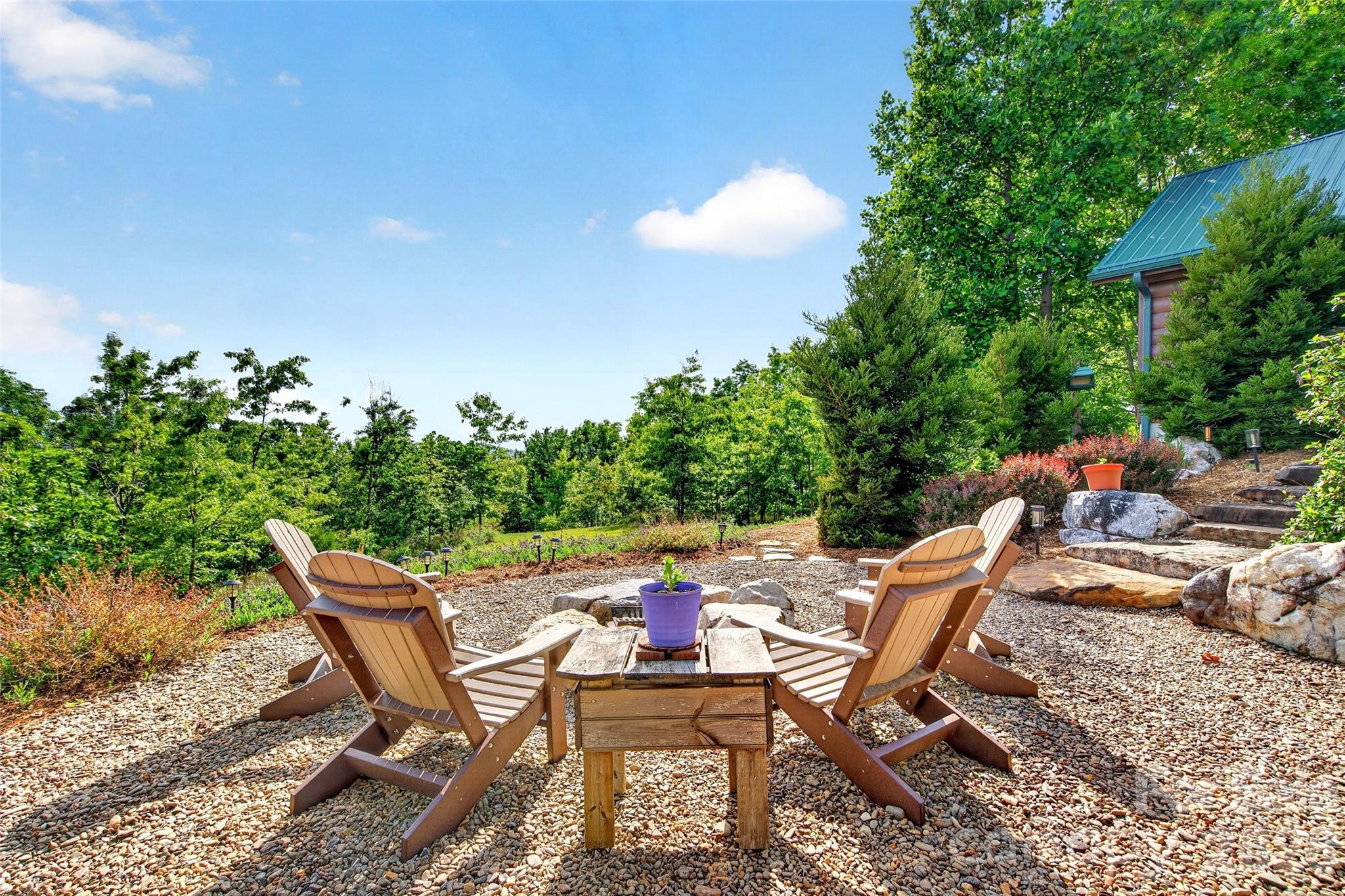 217 Summit Drive — Nebo