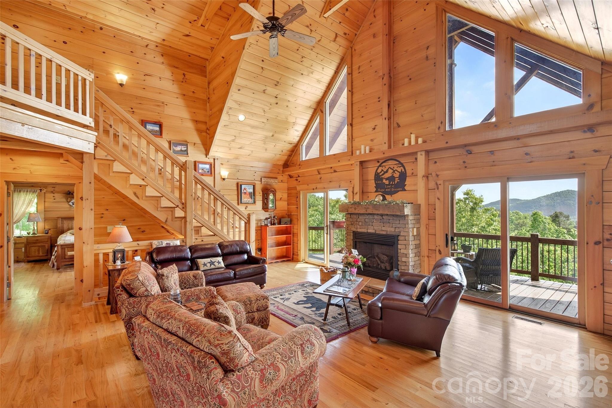 217 Summit Drive — Nebo