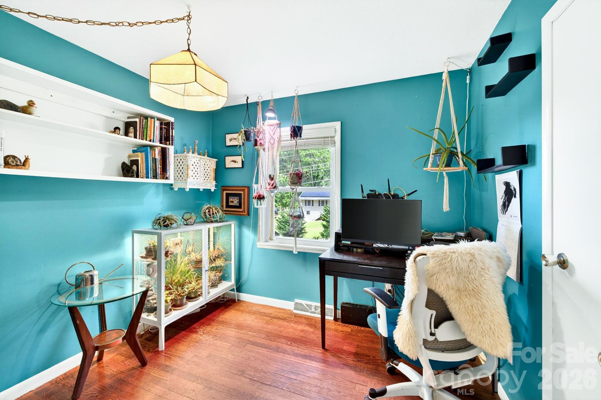 305 Melody Circle — Swannanoa