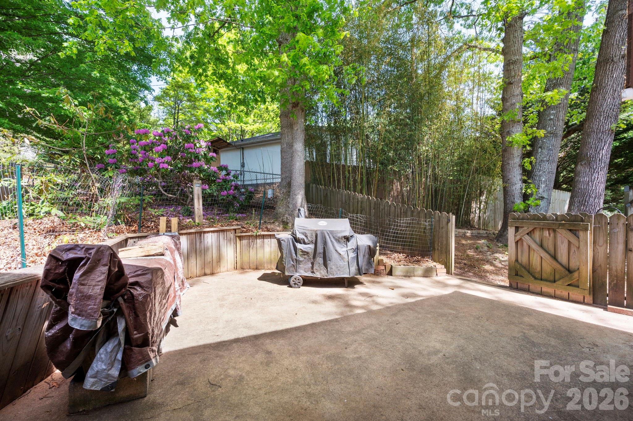 305 Melody Circle — Swannanoa