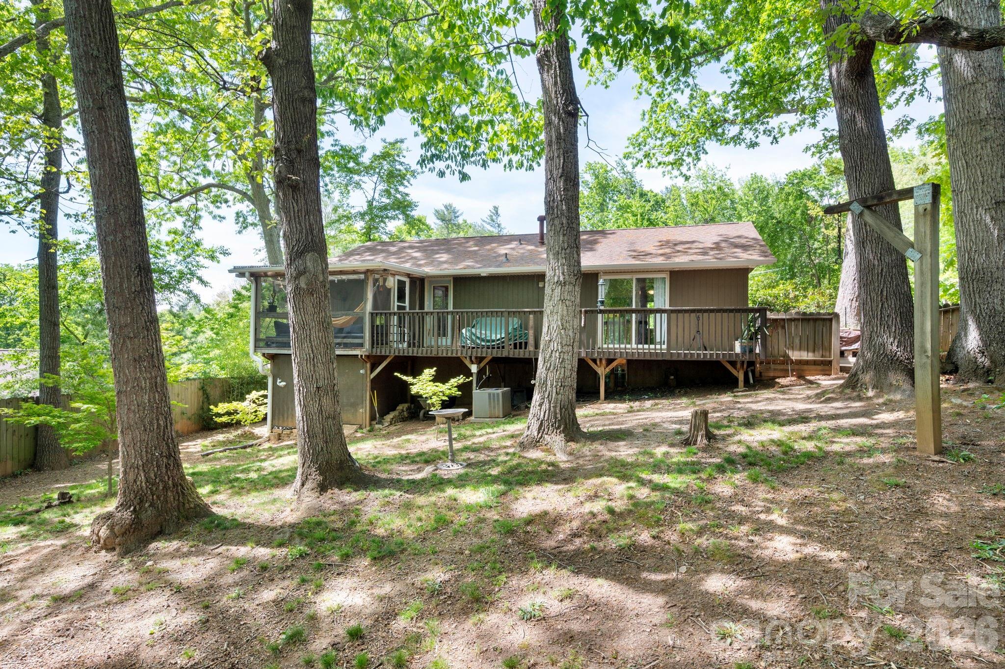 305 Melody Circle — Swannanoa
