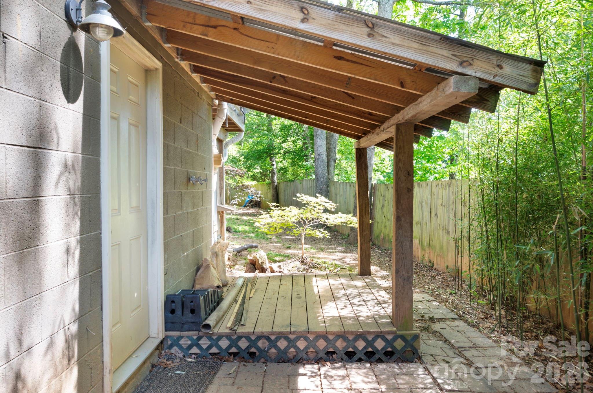 305 Melody Circle — Swannanoa