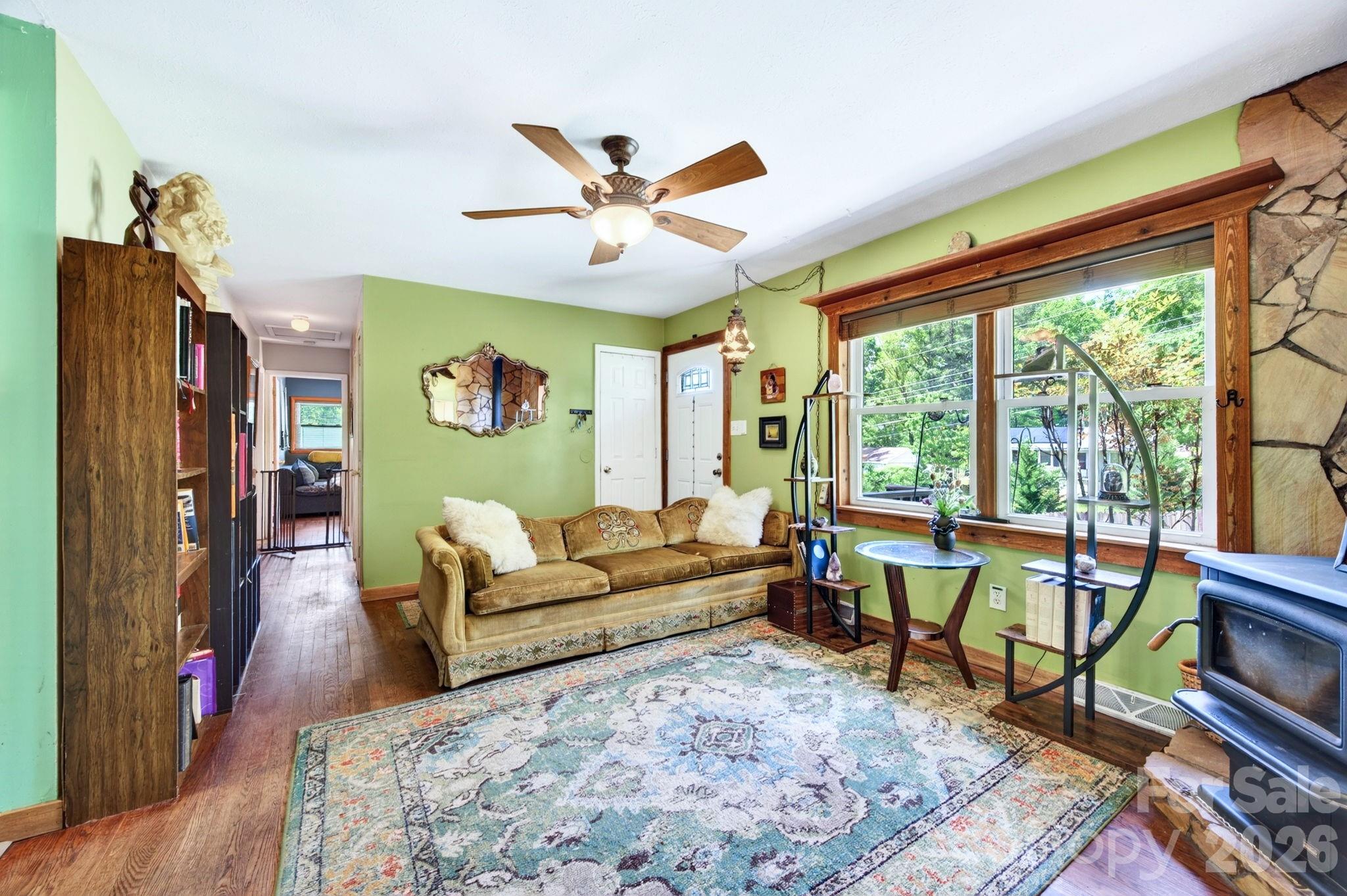 305 Melody Circle — Swannanoa