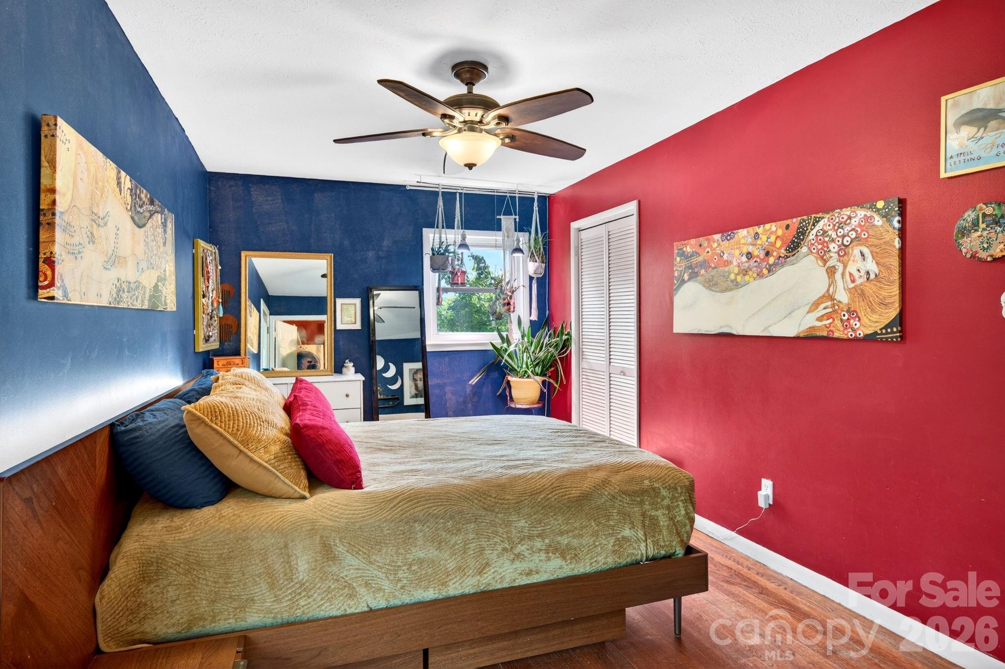 305 Melody Circle — Swannanoa