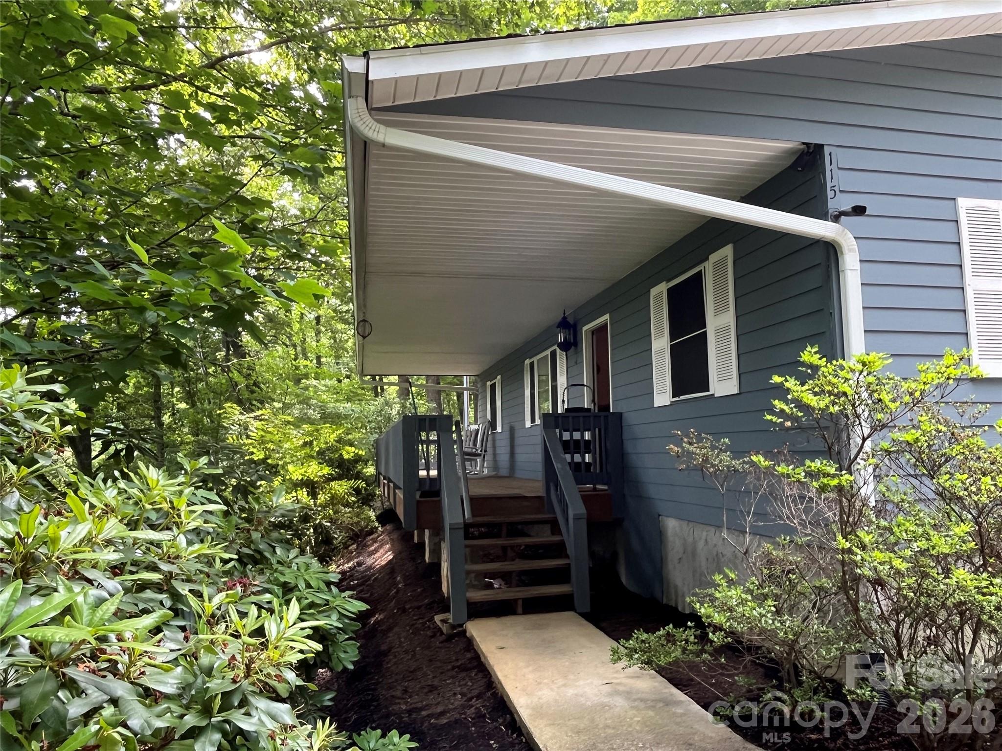 115 Knoll Ridge Lane — Waynesville