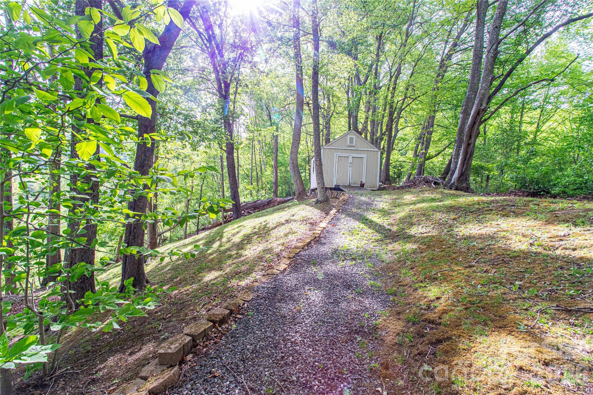 115 Knoll Ridge Lane — Waynesville