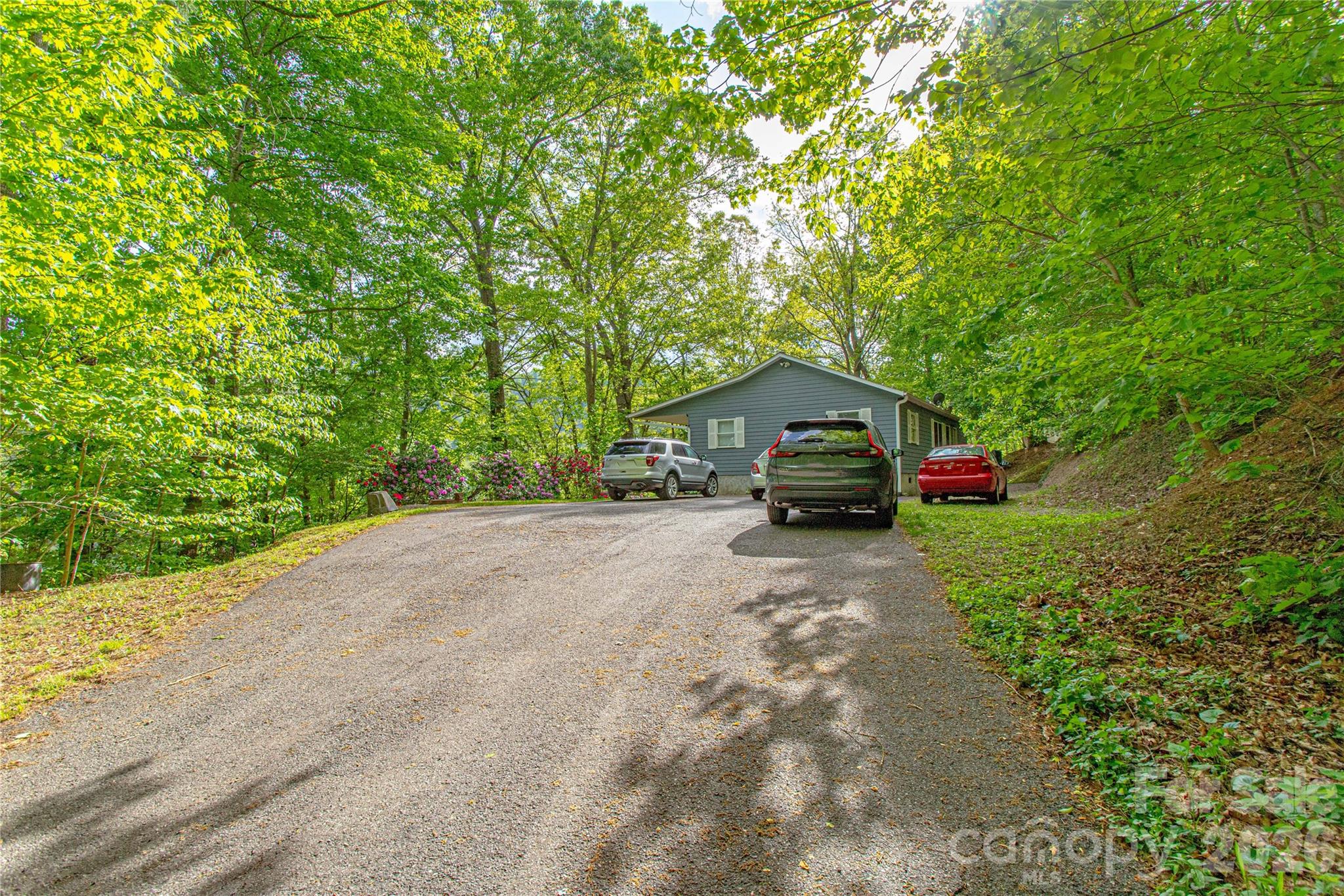 115 Knoll Ridge Lane — Waynesville