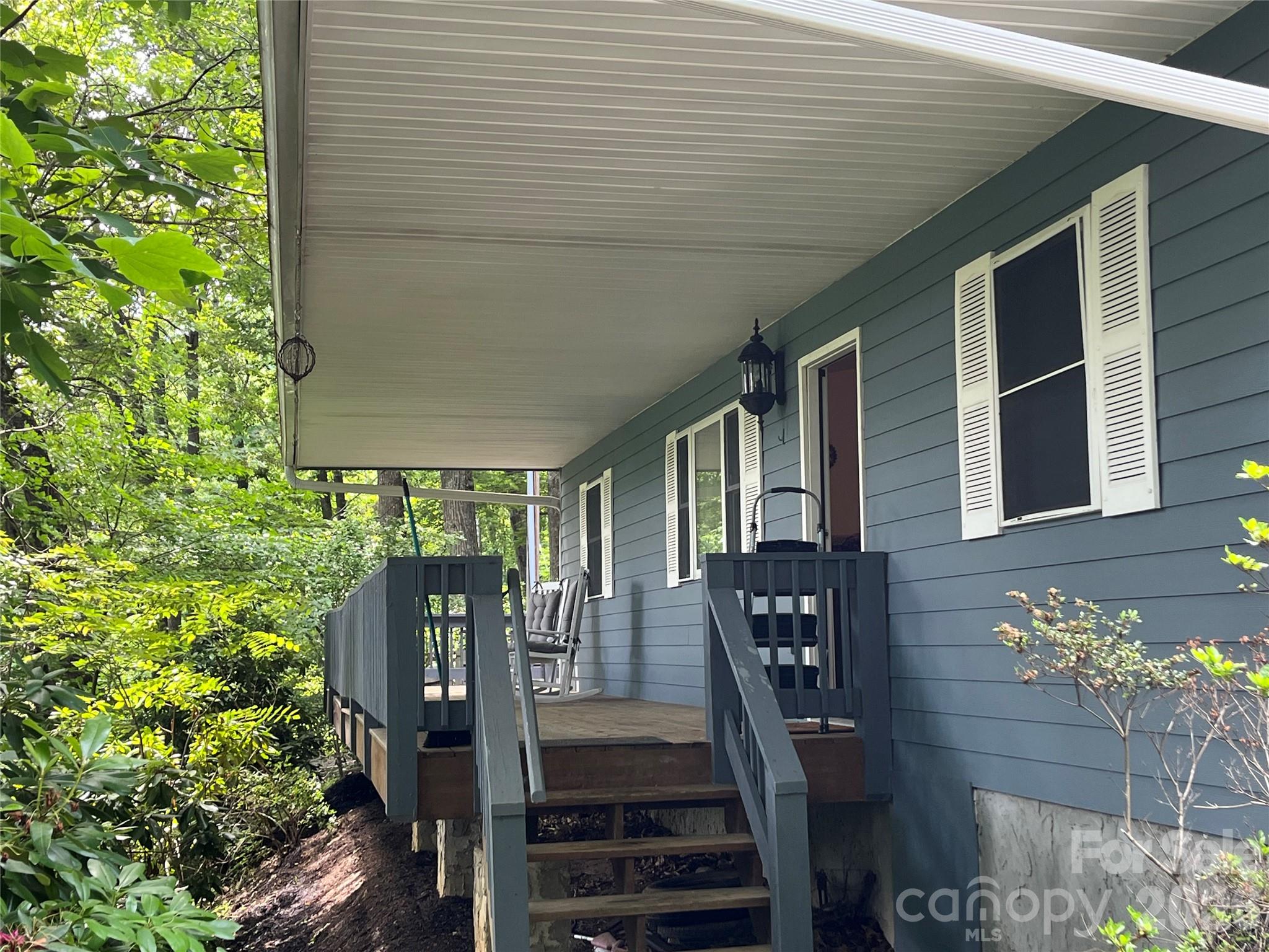 115 Knoll Ridge Lane — Waynesville