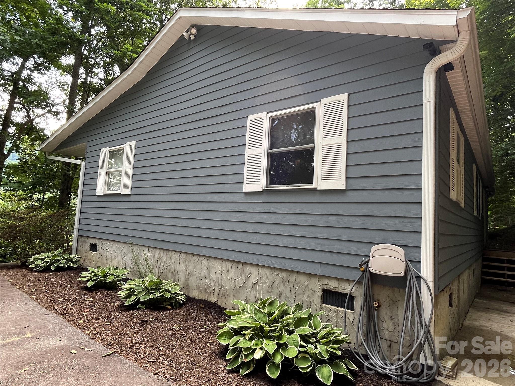 115 Knoll Ridge Lane — Waynesville