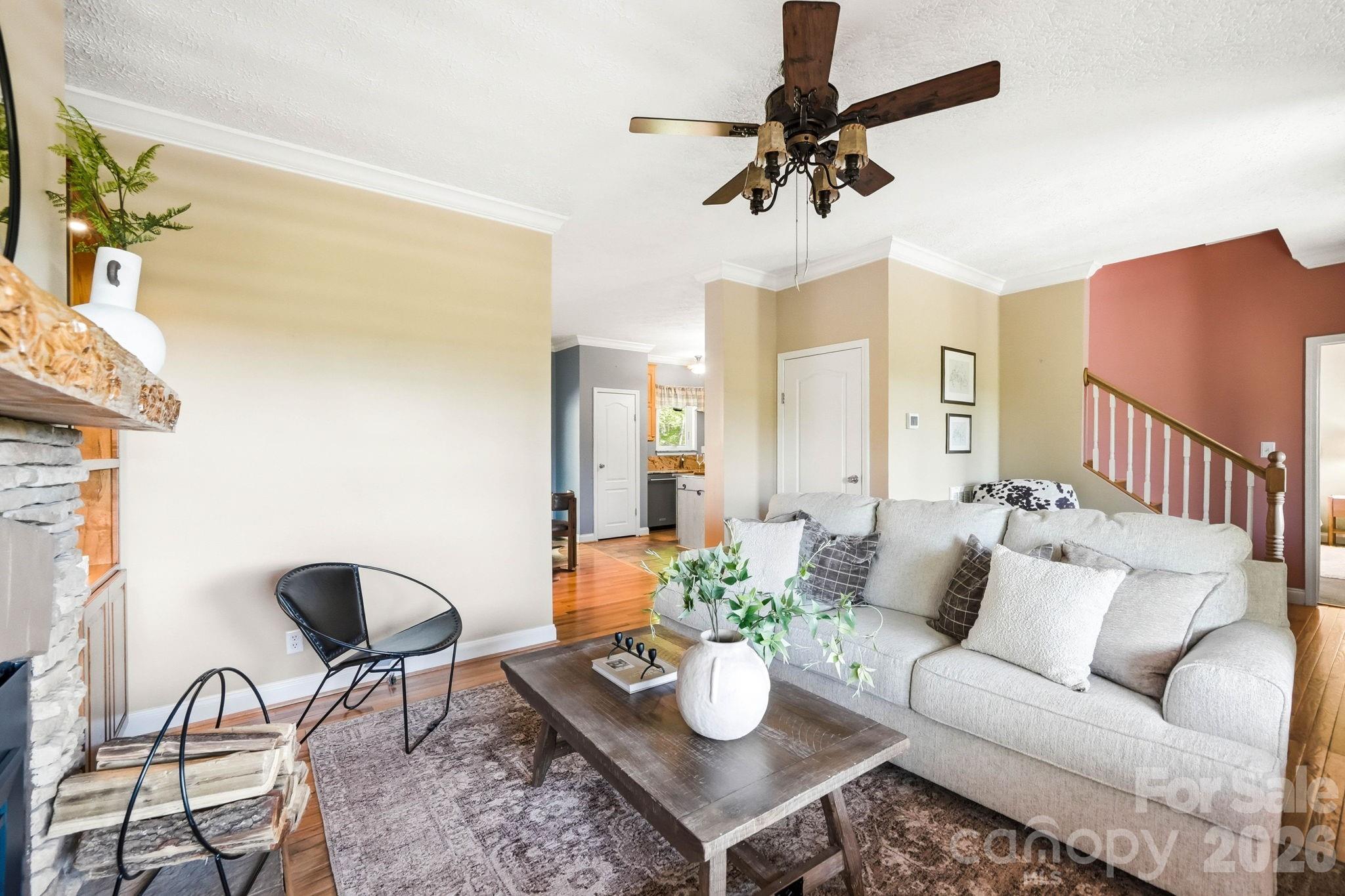 394 Hummingbird Lane — Elk Park