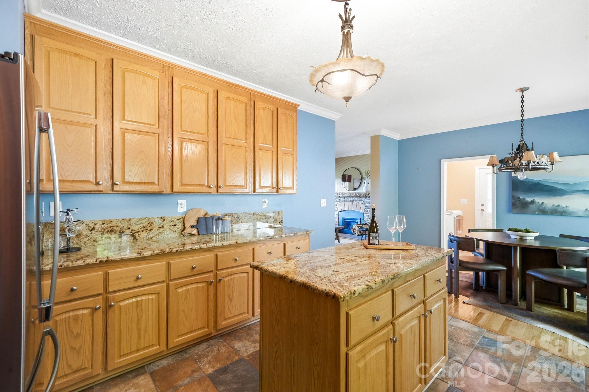 394 Hummingbird Lane — Elk Park