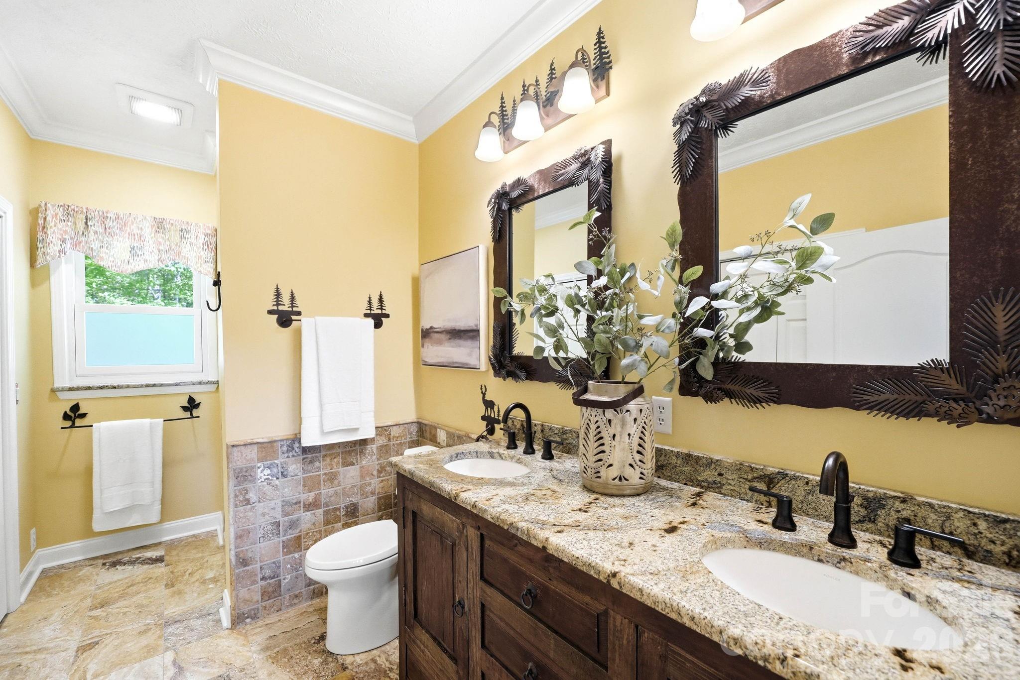 394 Hummingbird Lane — Elk Park