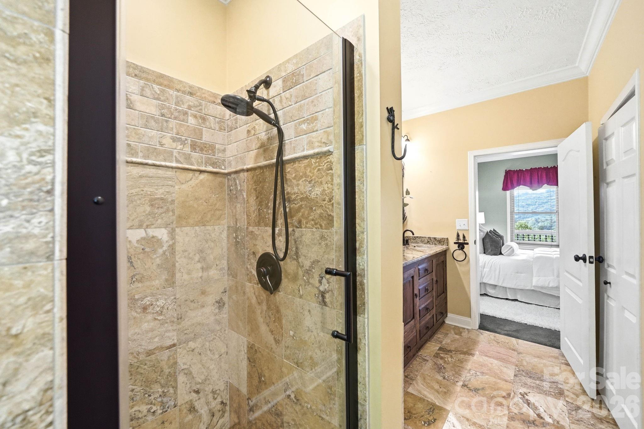 394 Hummingbird Lane — Elk Park