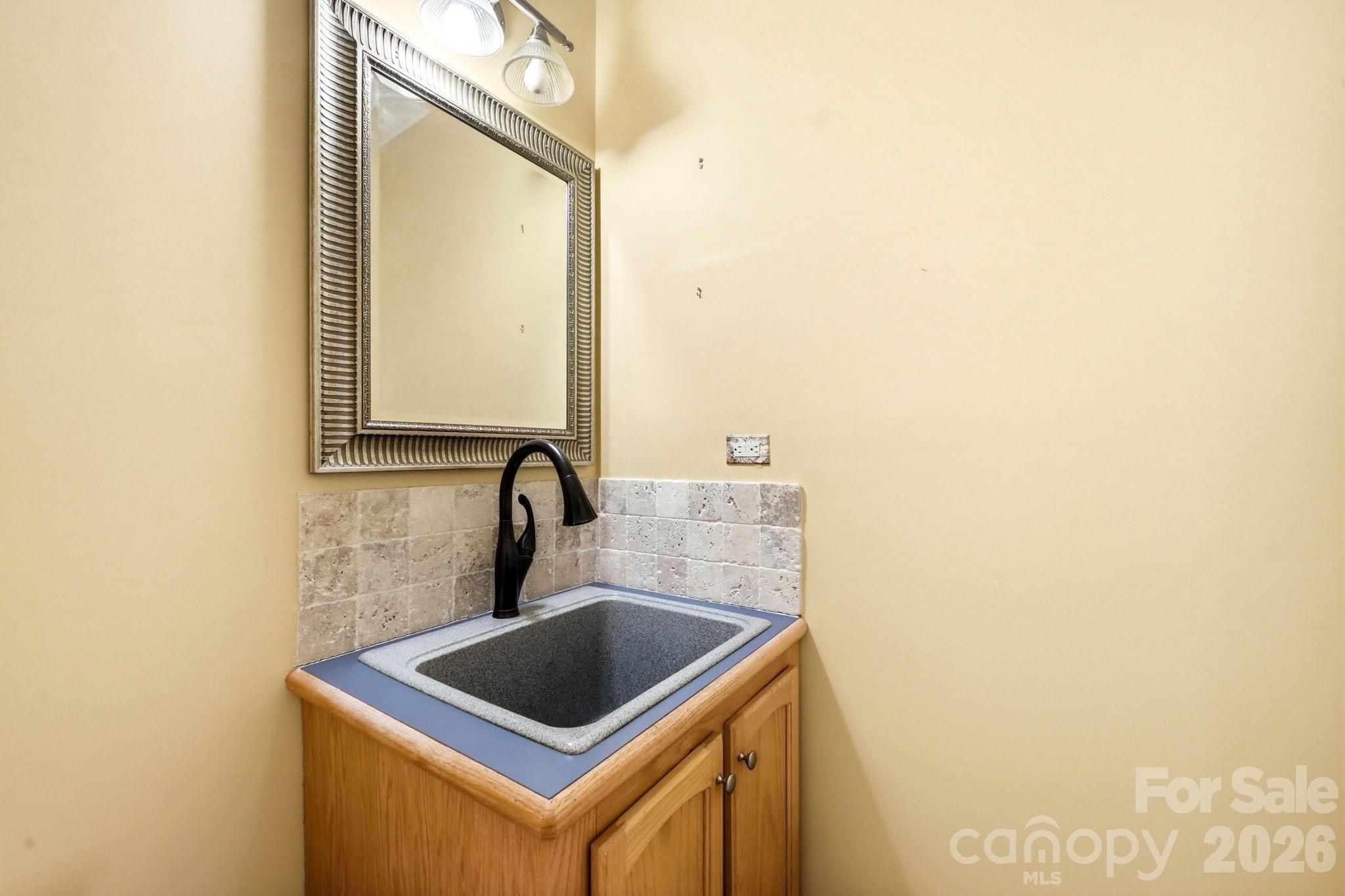 394 Hummingbird Lane — Elk Park