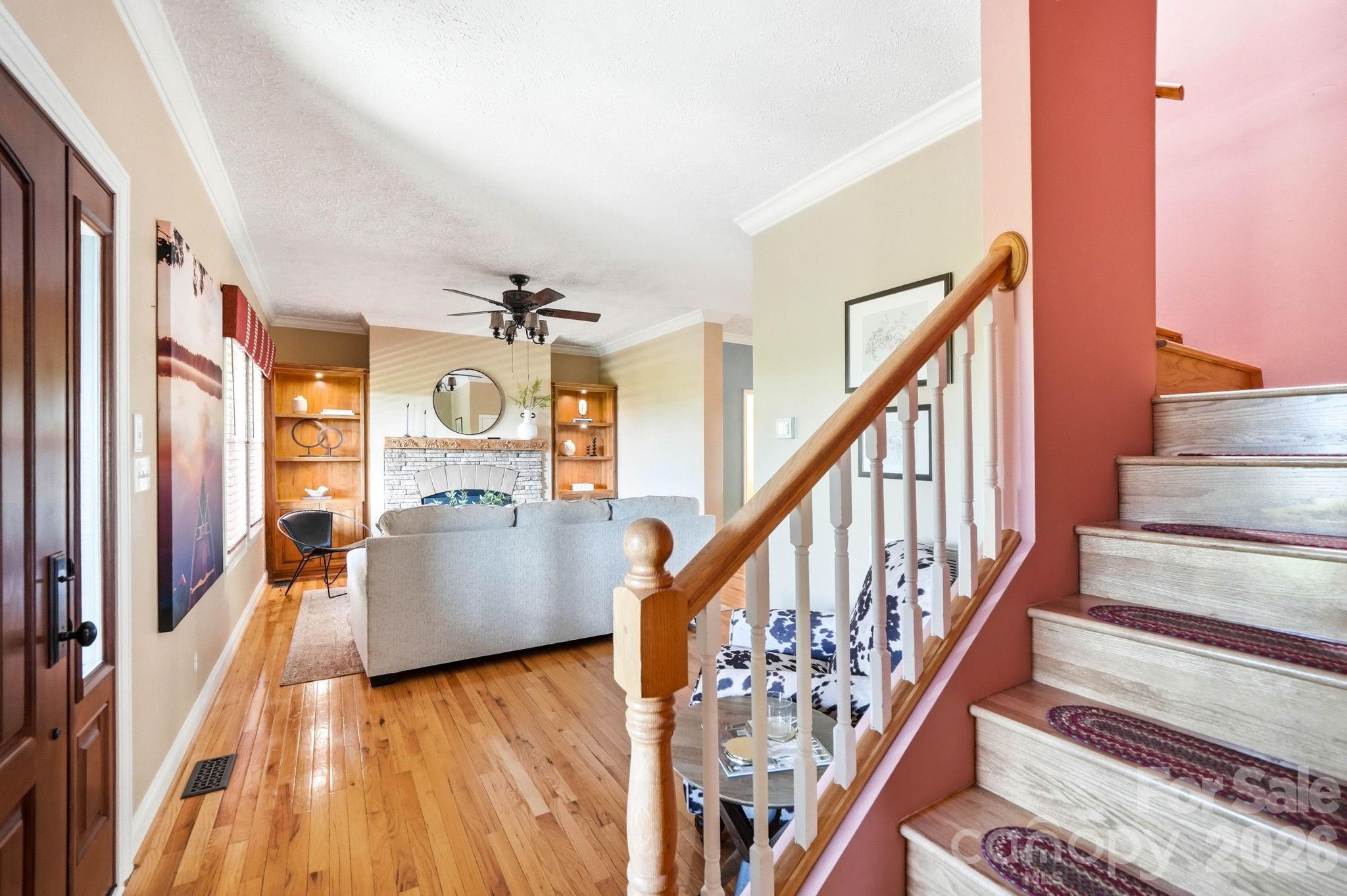 394 Hummingbird Lane — Elk Park