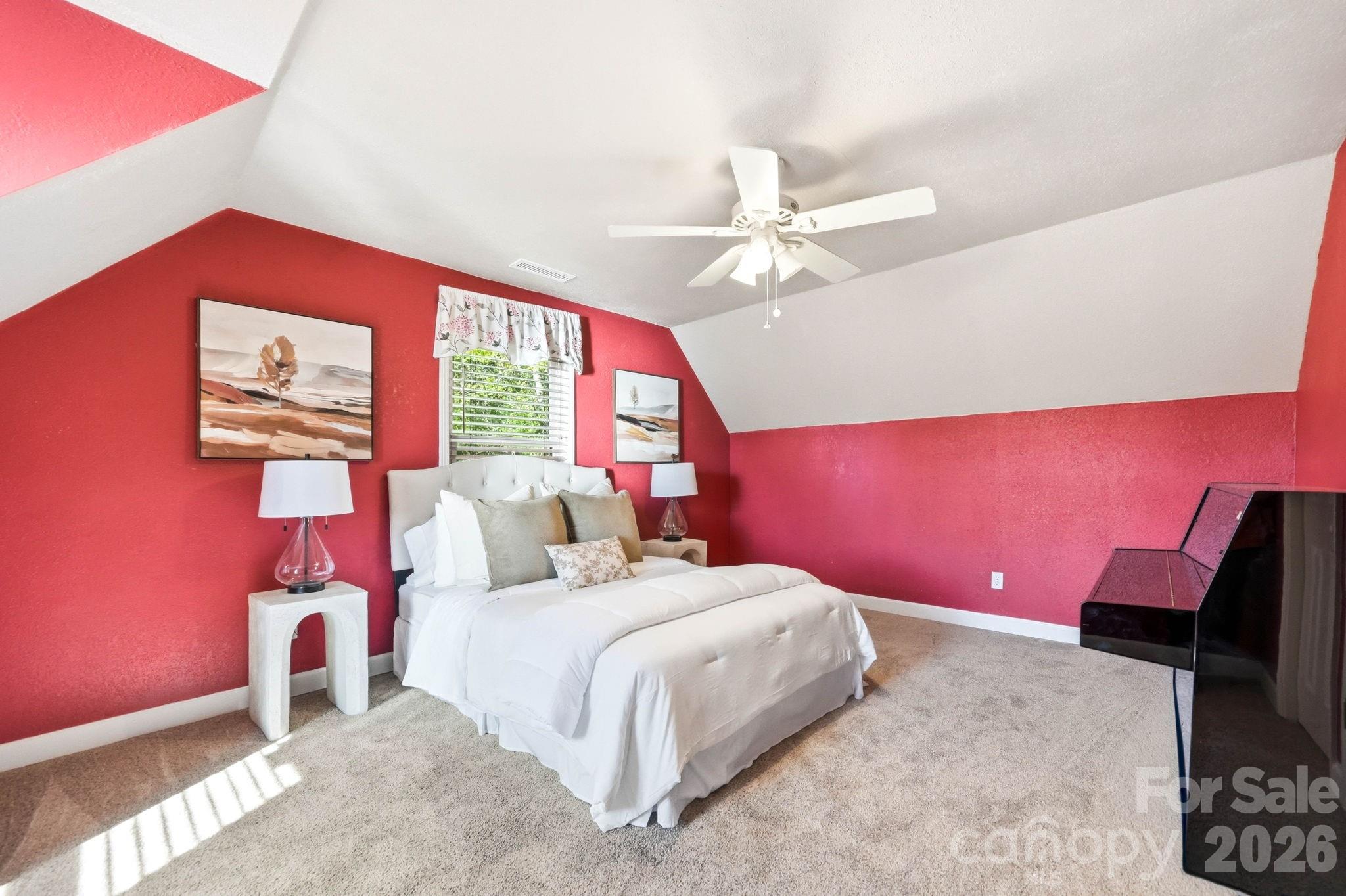 394 Hummingbird Lane — Elk Park