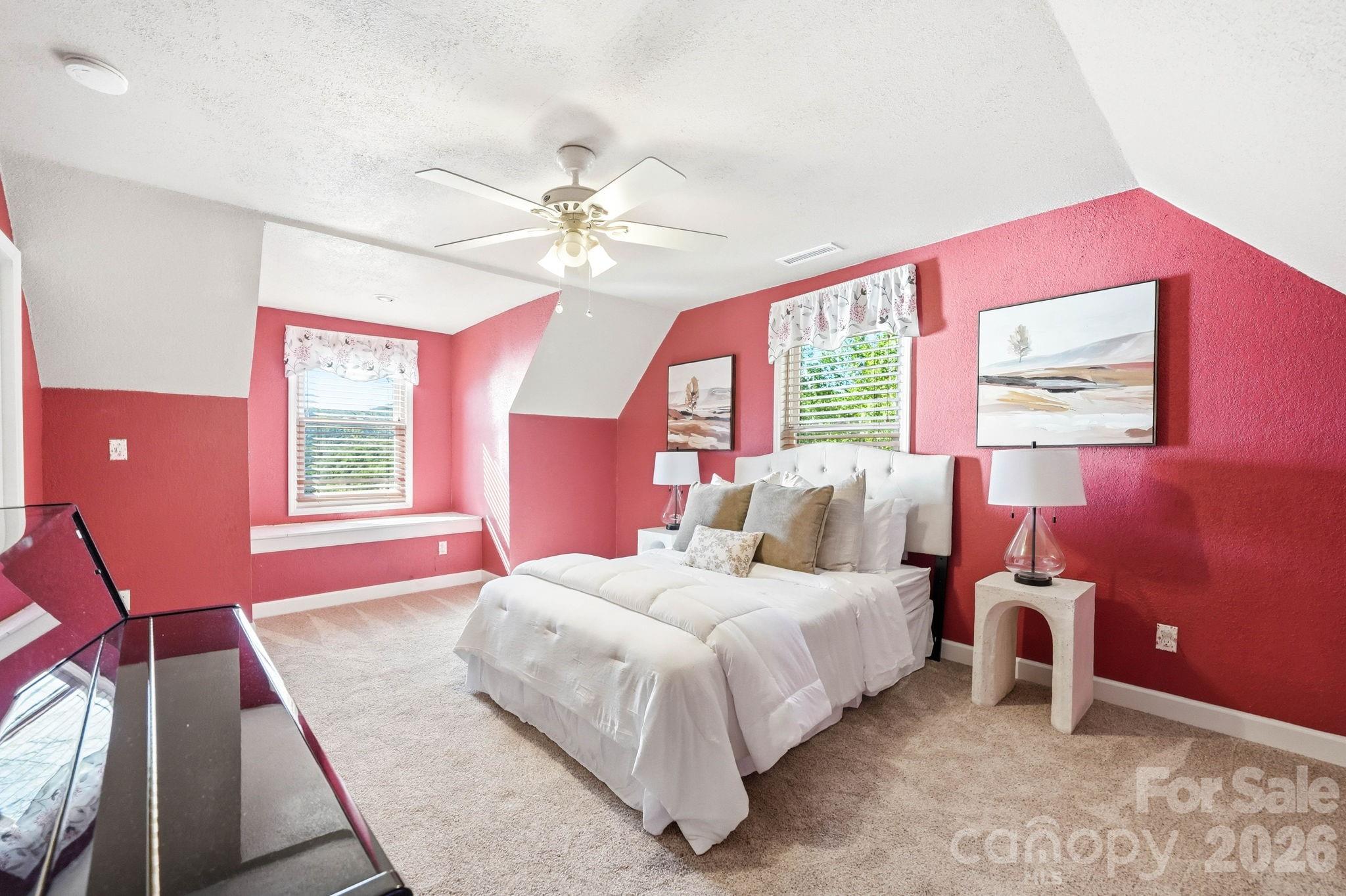 394 Hummingbird Lane — Elk Park
