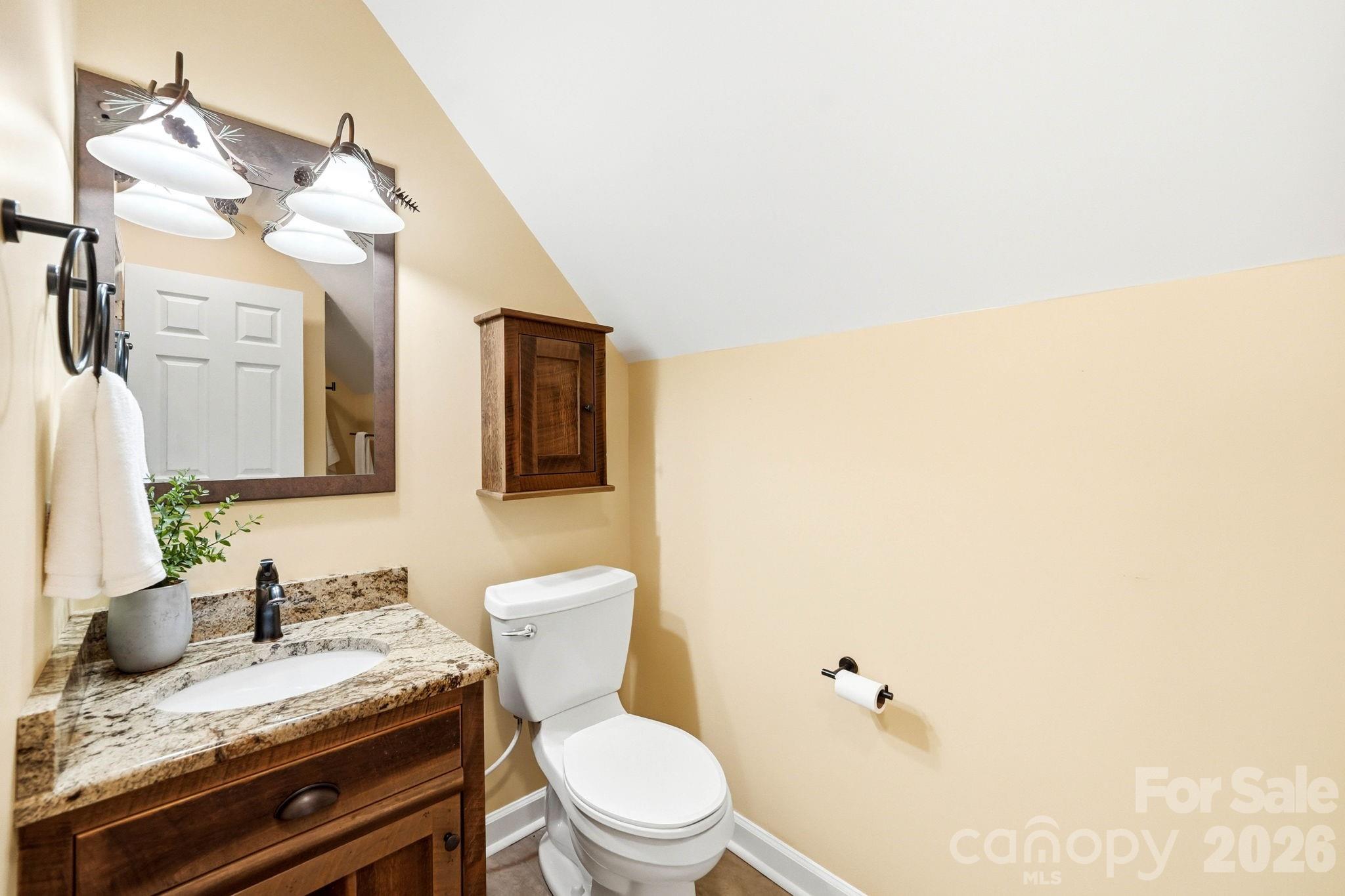 394 Hummingbird Lane — Elk Park