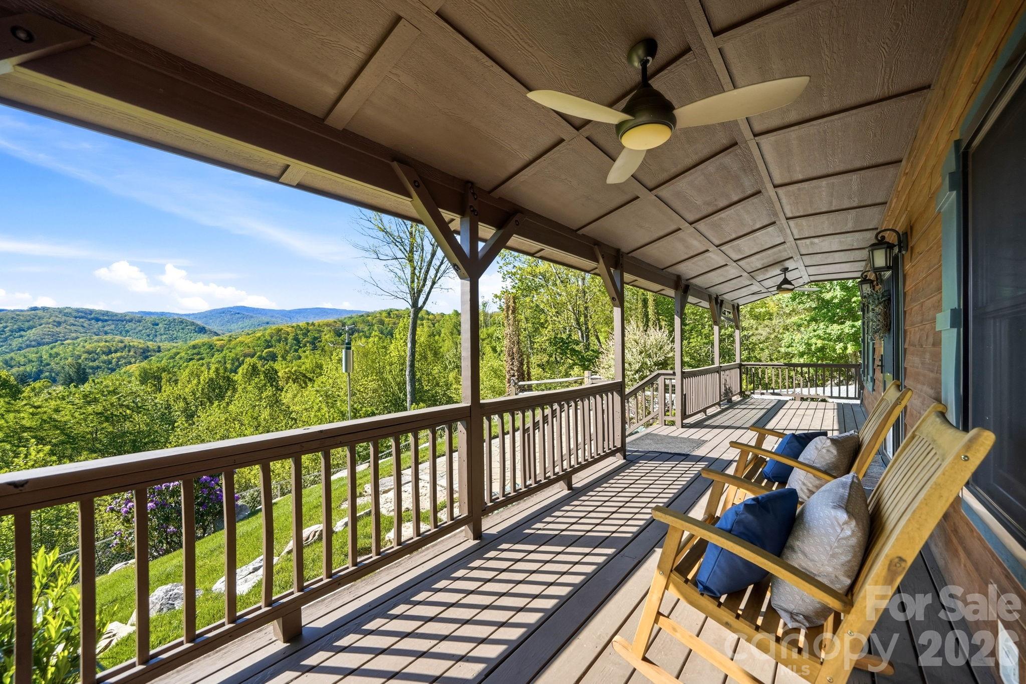 394 Hummingbird Lane — Elk Park