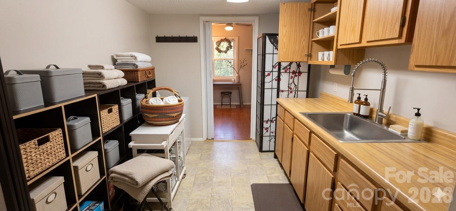 140 Elijah Hall Road — Black Mountain