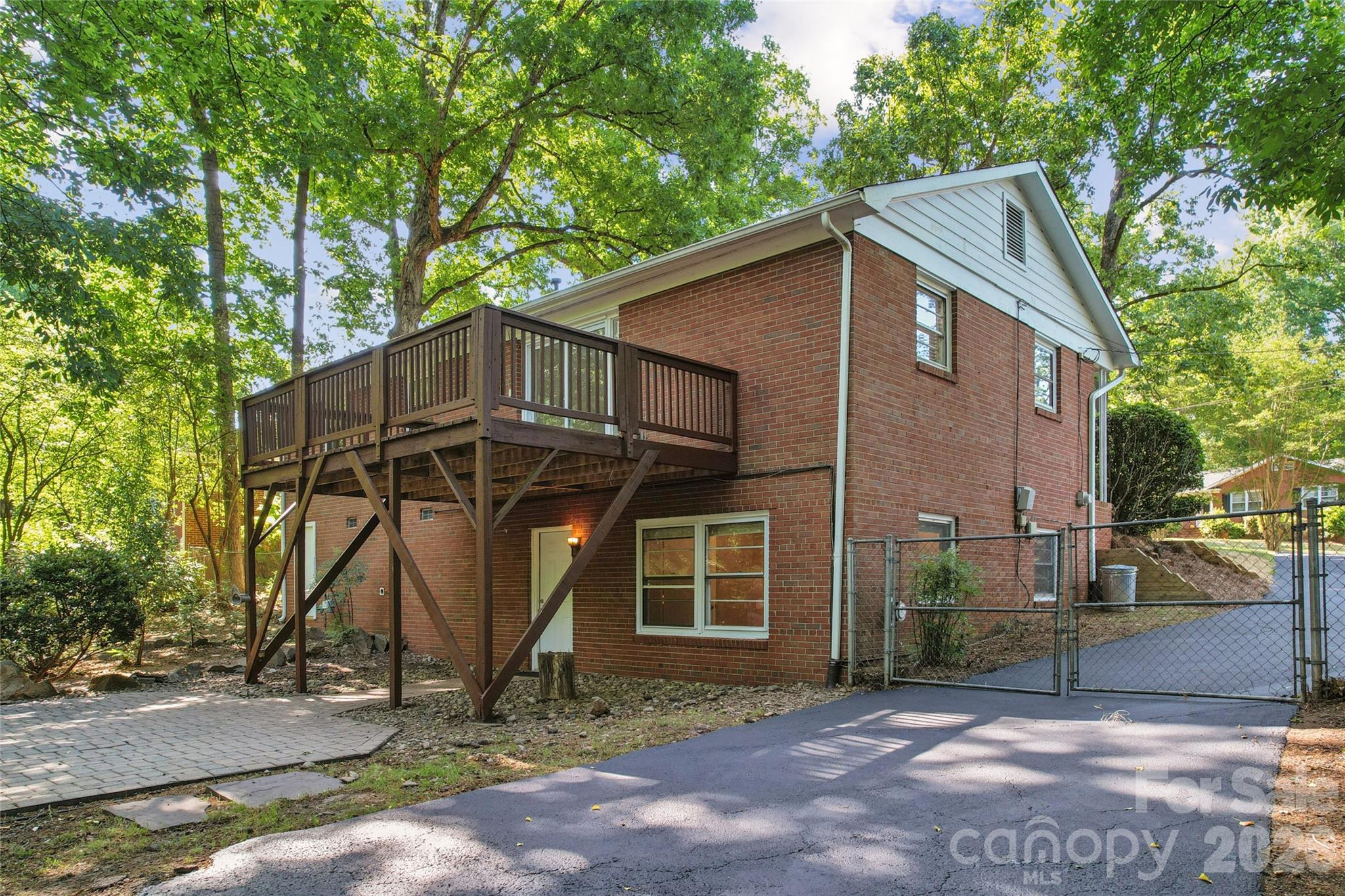 2227 Wensley Drive — Charlotte