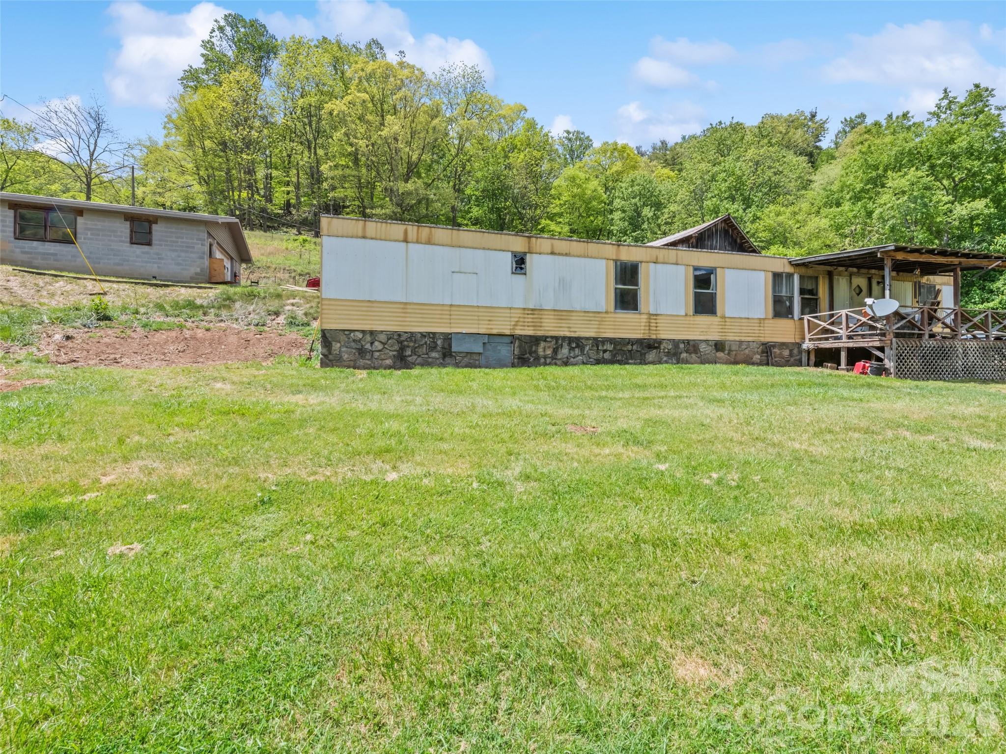 3607 Max Patch Road — Clyde