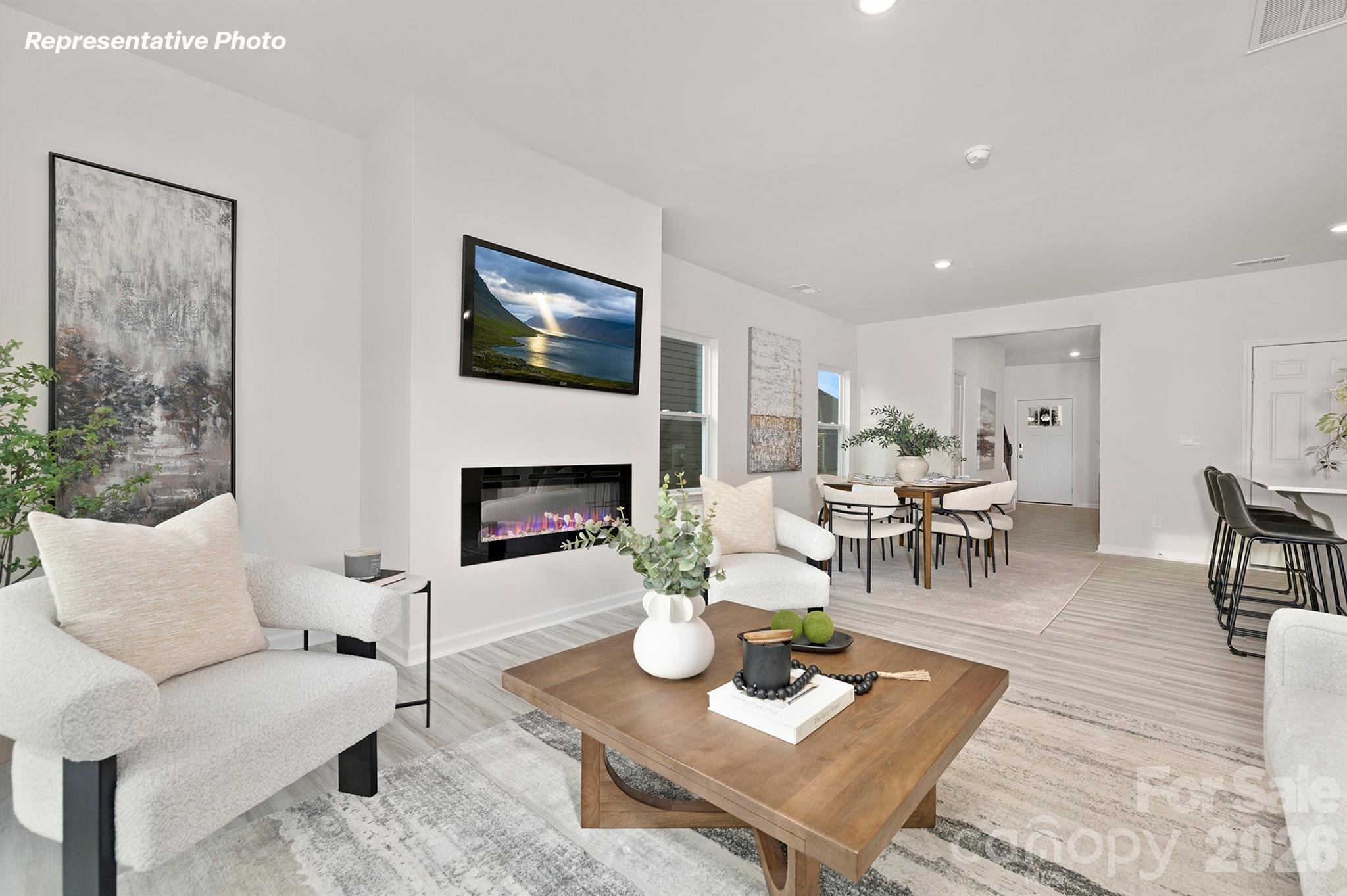2118 10th Street SE — Hickory