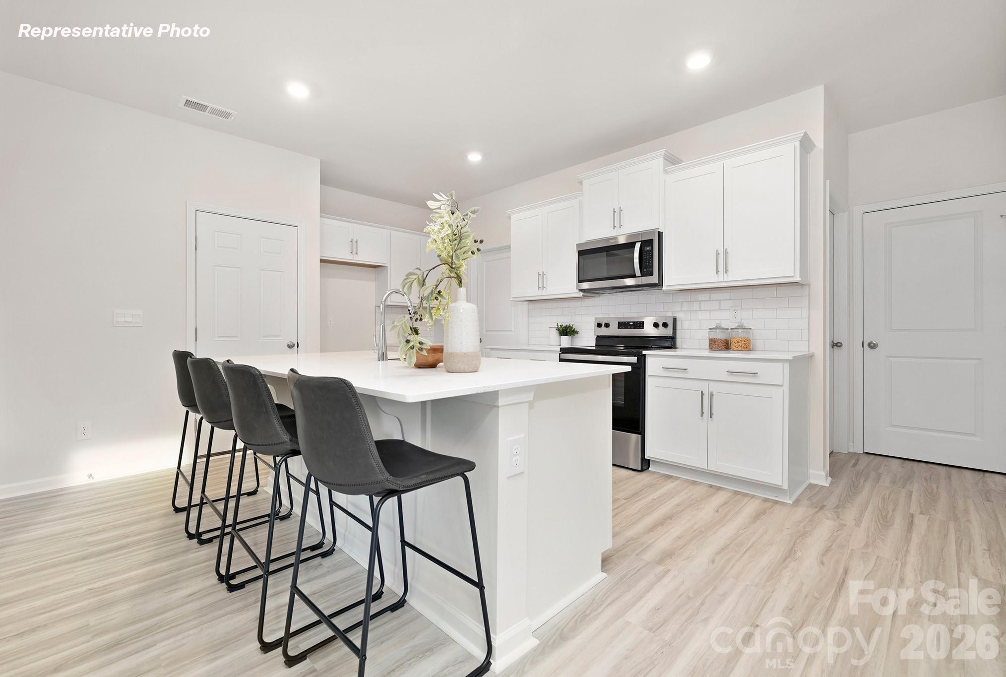 2118 10th Street SE — Hickory