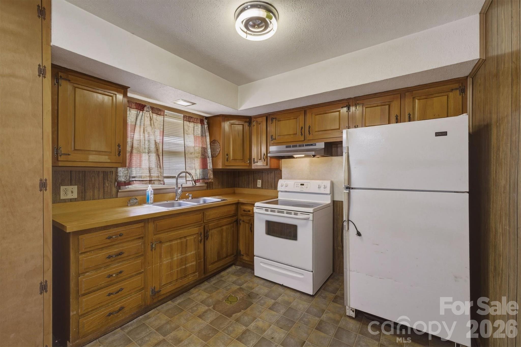 930 Enola Road — Morganton
