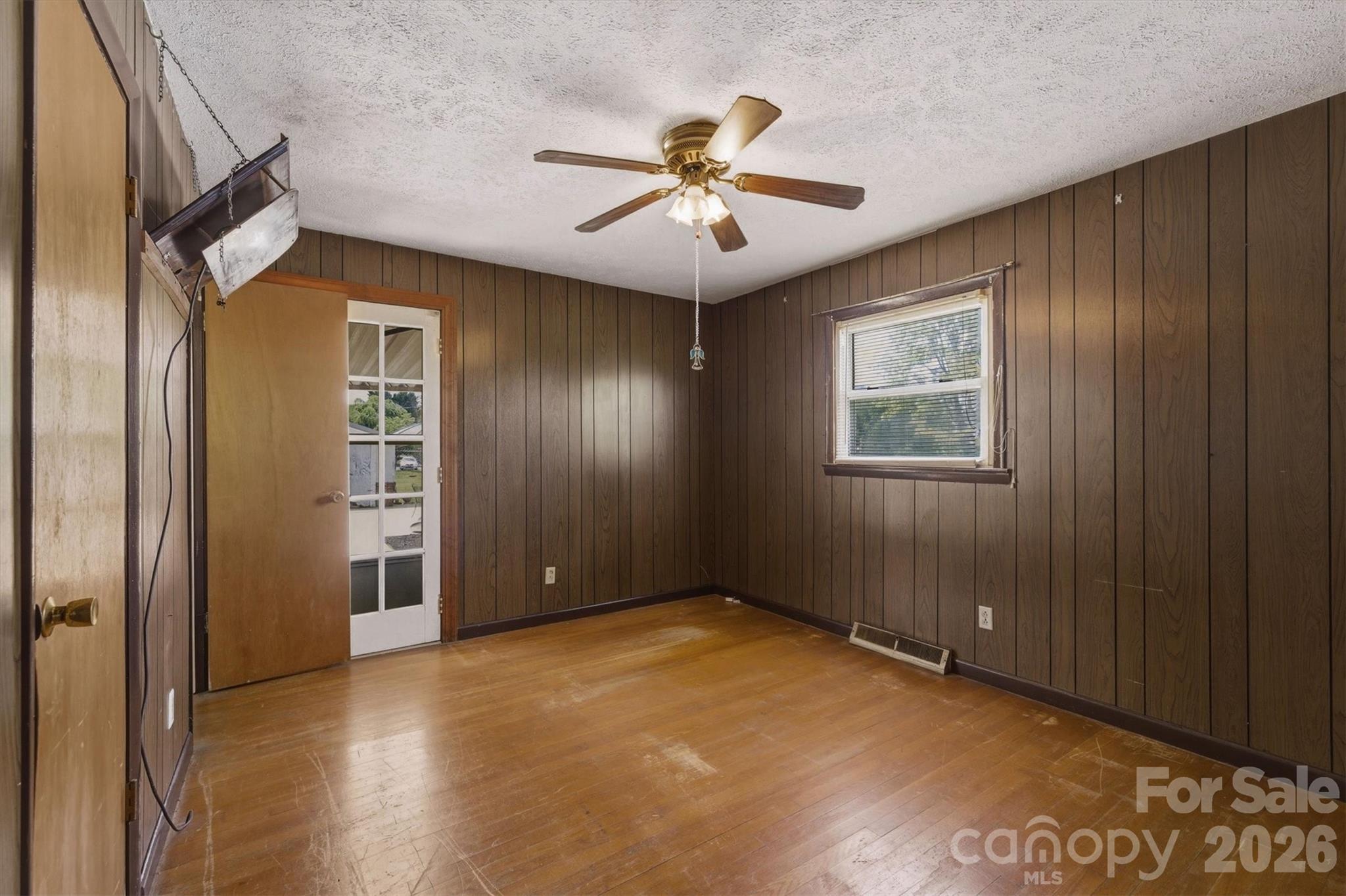 930 Enola Road — Morganton