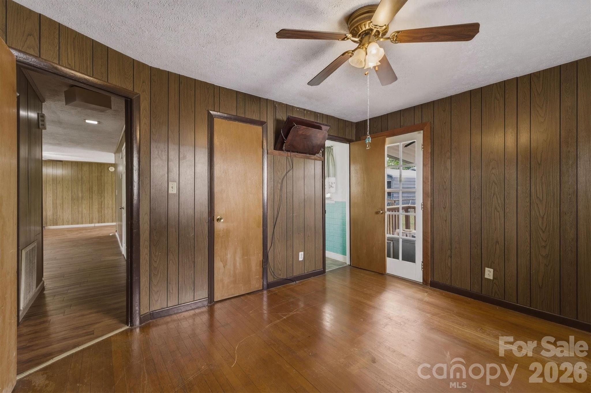 930 Enola Road — Morganton