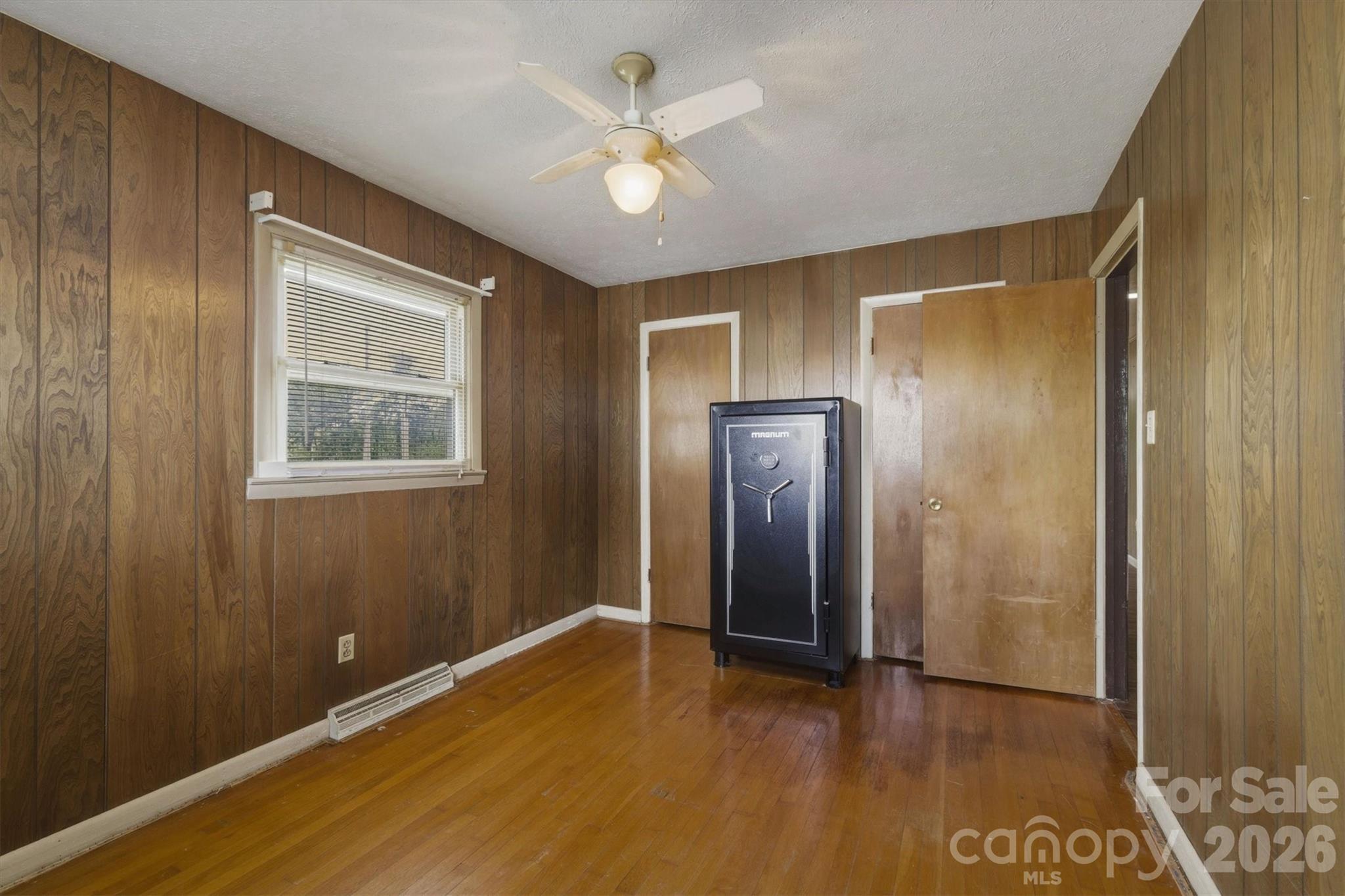 930 Enola Road — Morganton