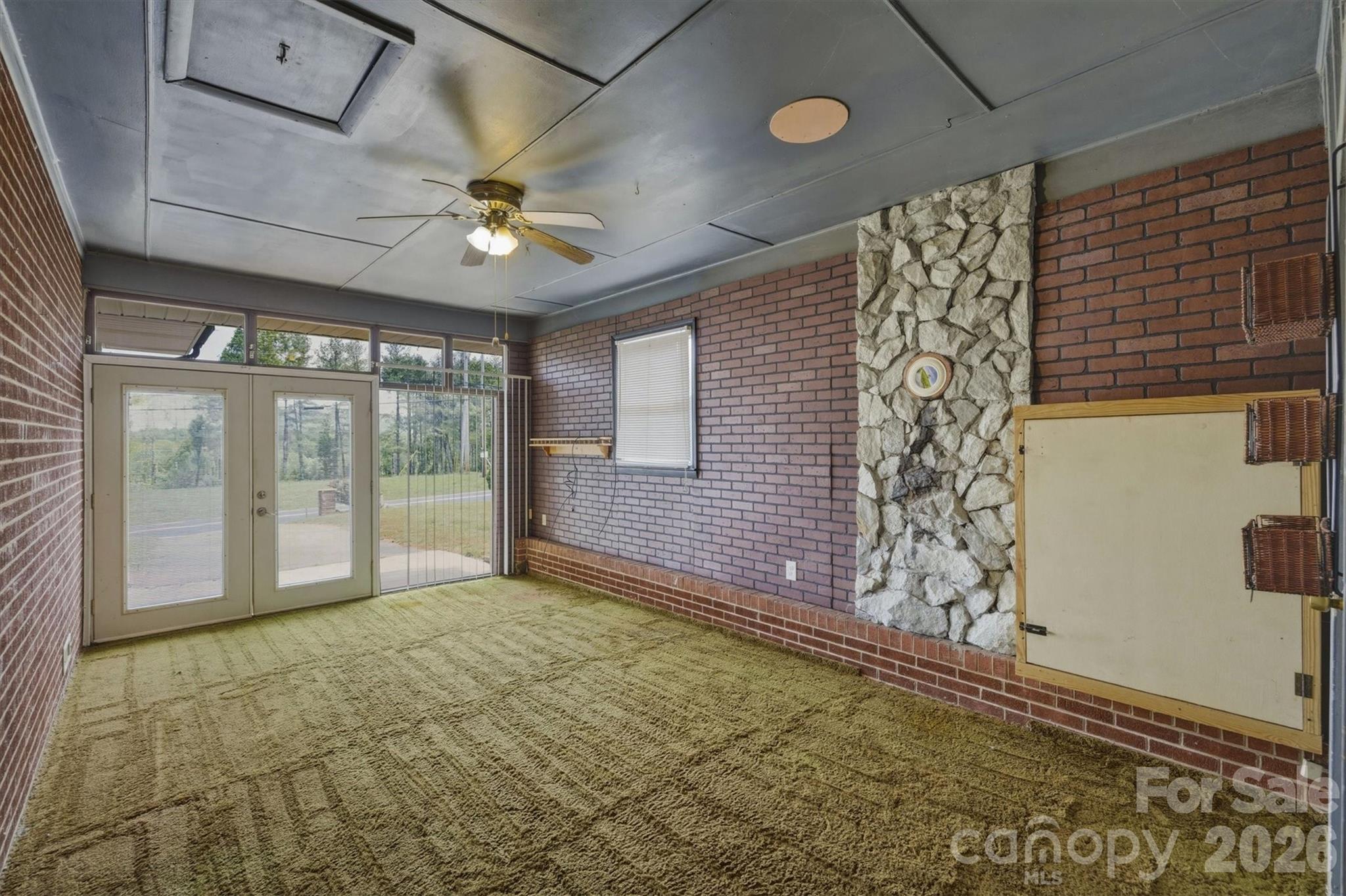 930 Enola Road — Morganton