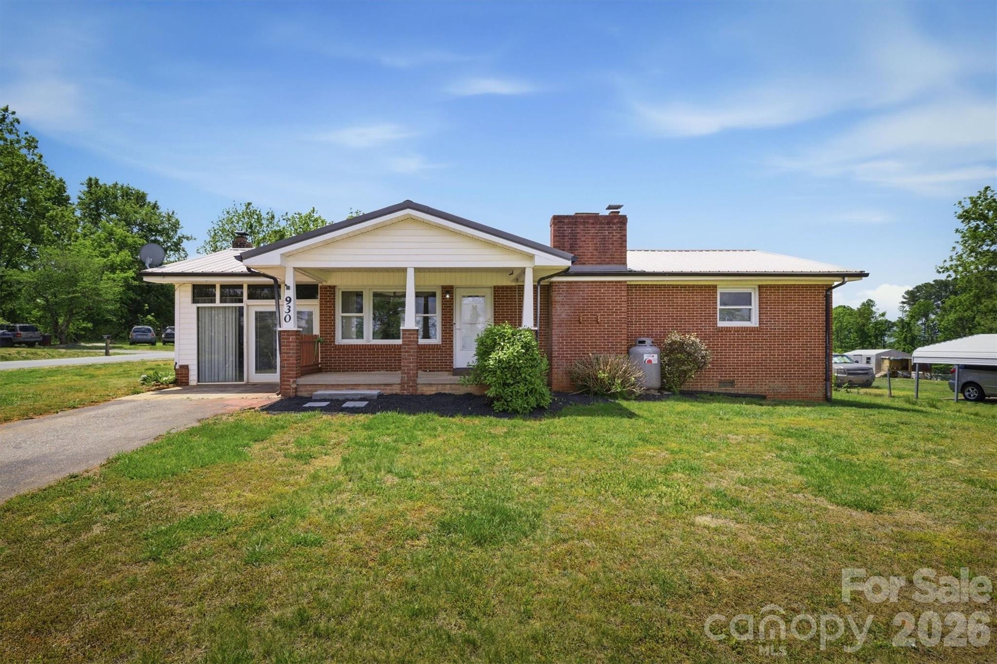 930 Enola Road — Morganton