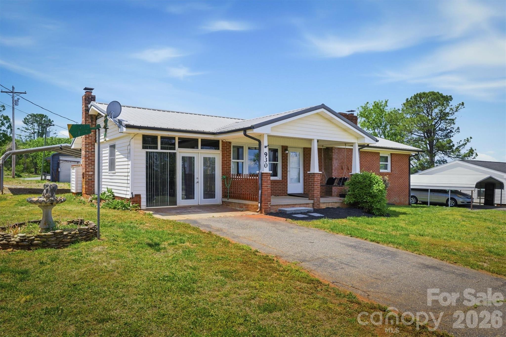930 Enola Road — Morganton