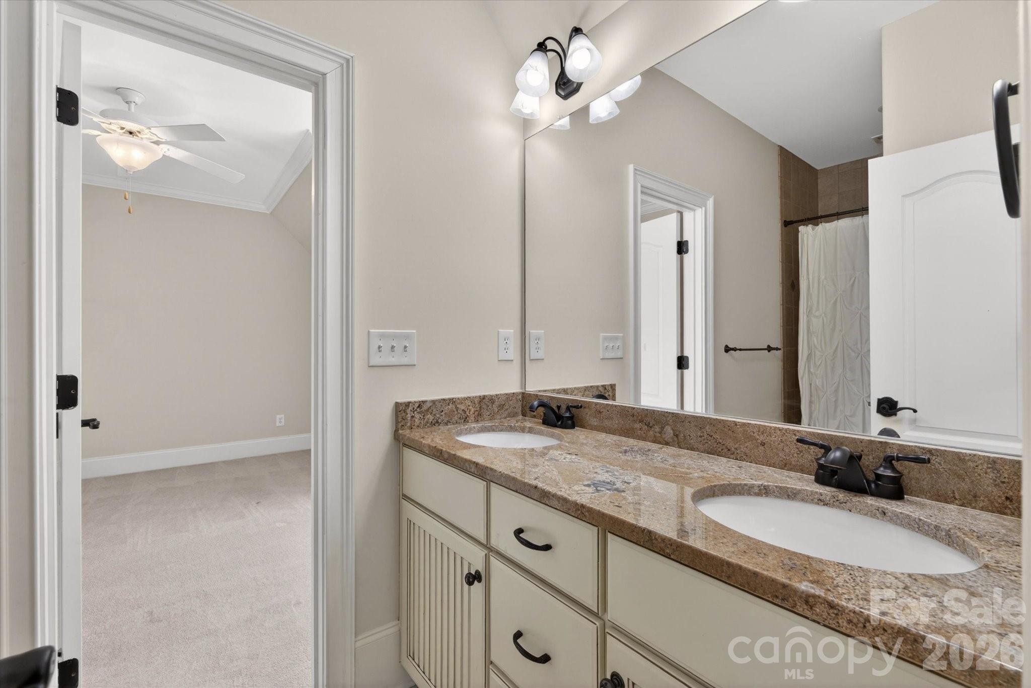 1304 Lookout Circle — Waxhaw