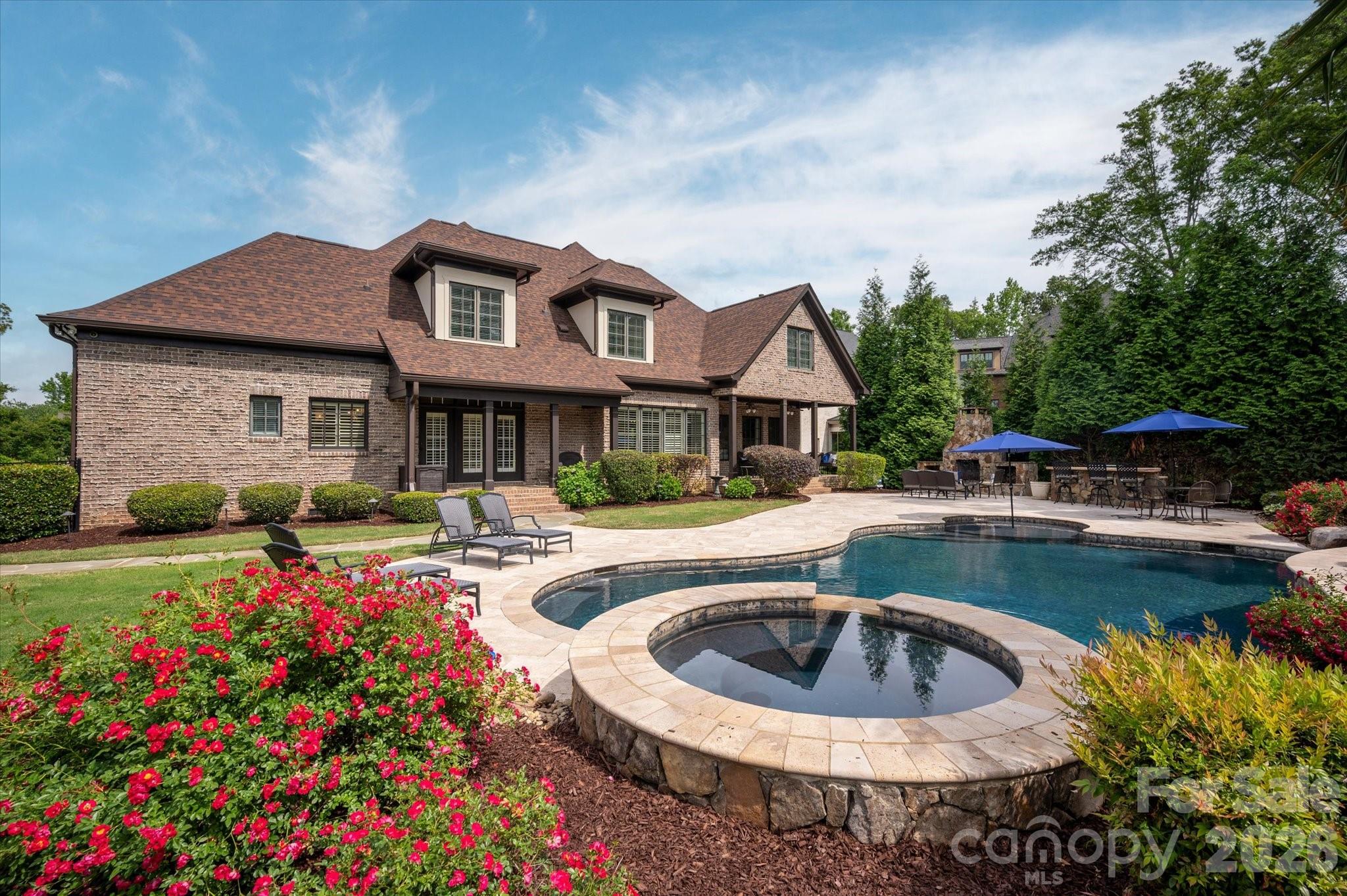 1304 Lookout Circle — Waxhaw