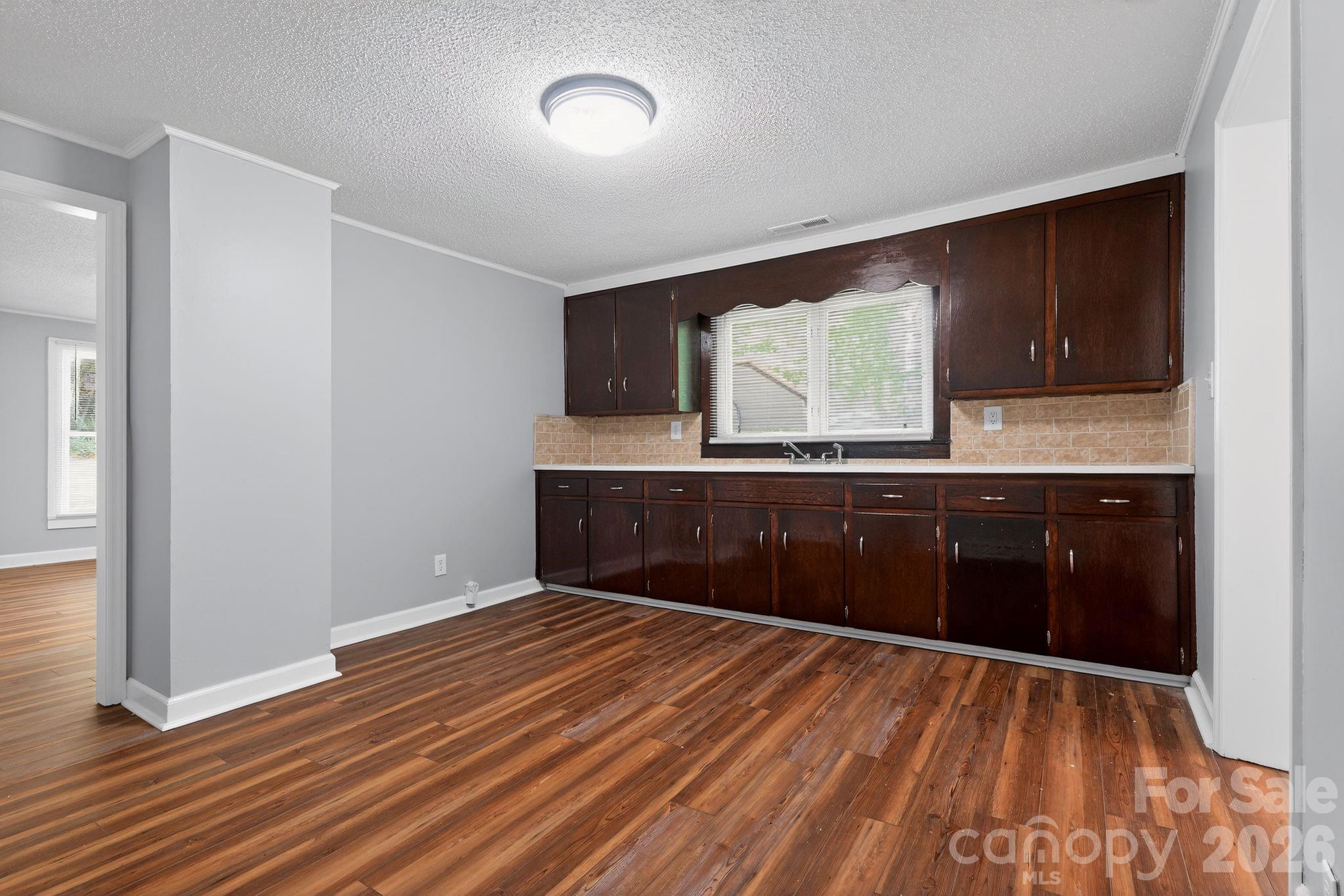 801 Woodlawn Avenue SW — Valdese