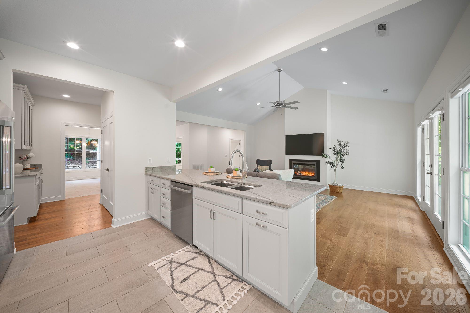 2508 Carriage Falls Court — Hendersonville
