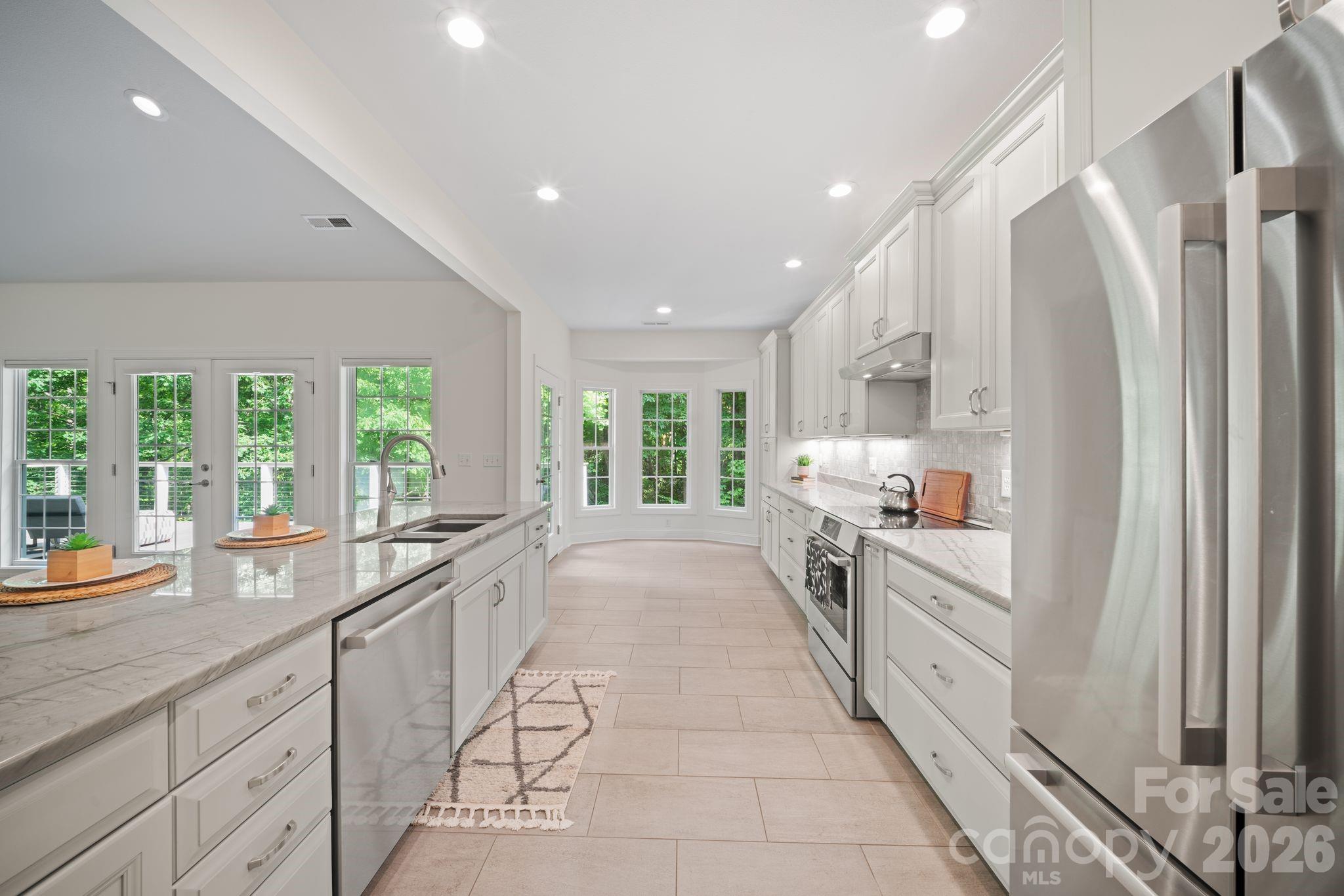 2508 Carriage Falls Court — Hendersonville