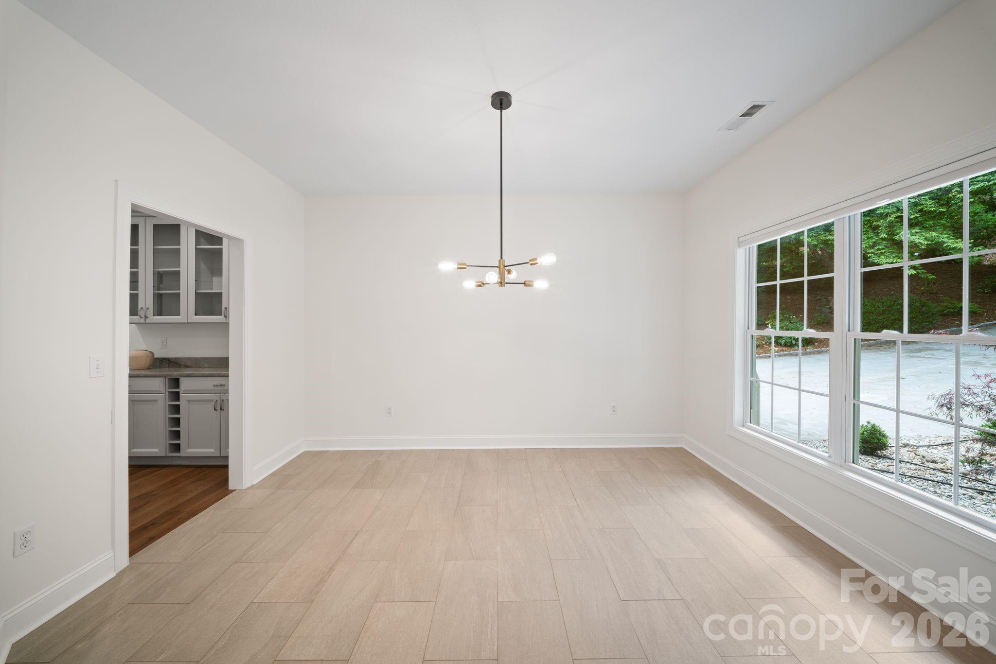 2508 Carriage Falls Court — Hendersonville