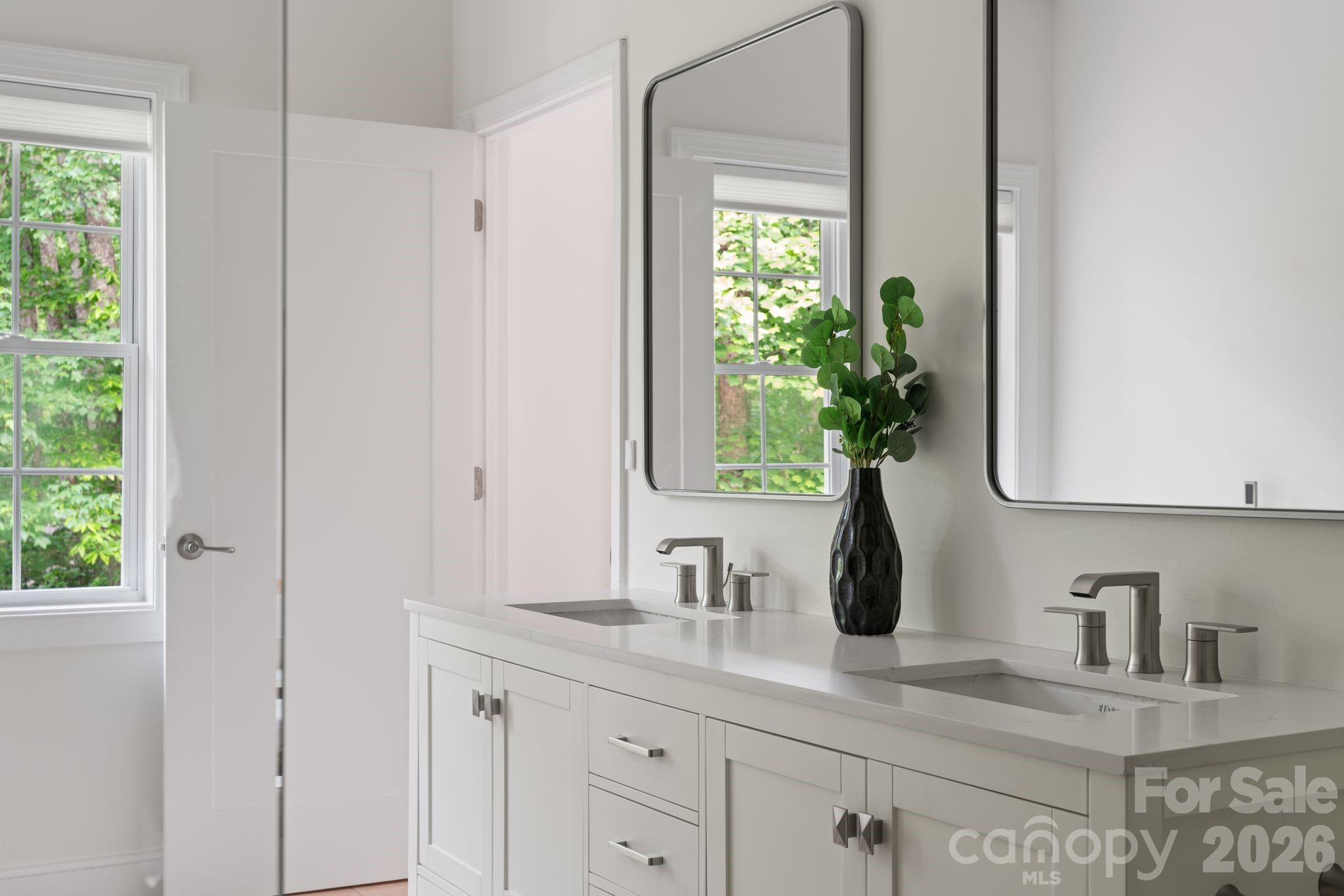 2508 Carriage Falls Court — Hendersonville