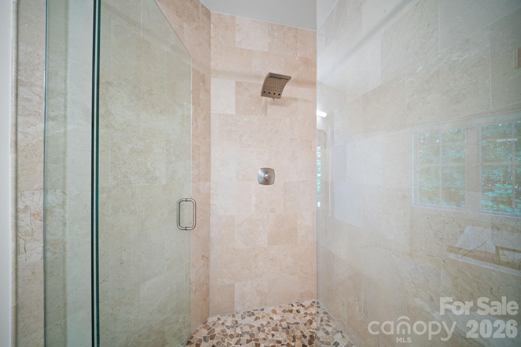 2508 Carriage Falls Court — Hendersonville