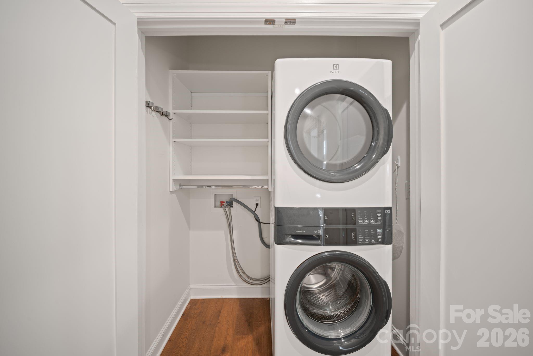 2508 Carriage Falls Court — Hendersonville