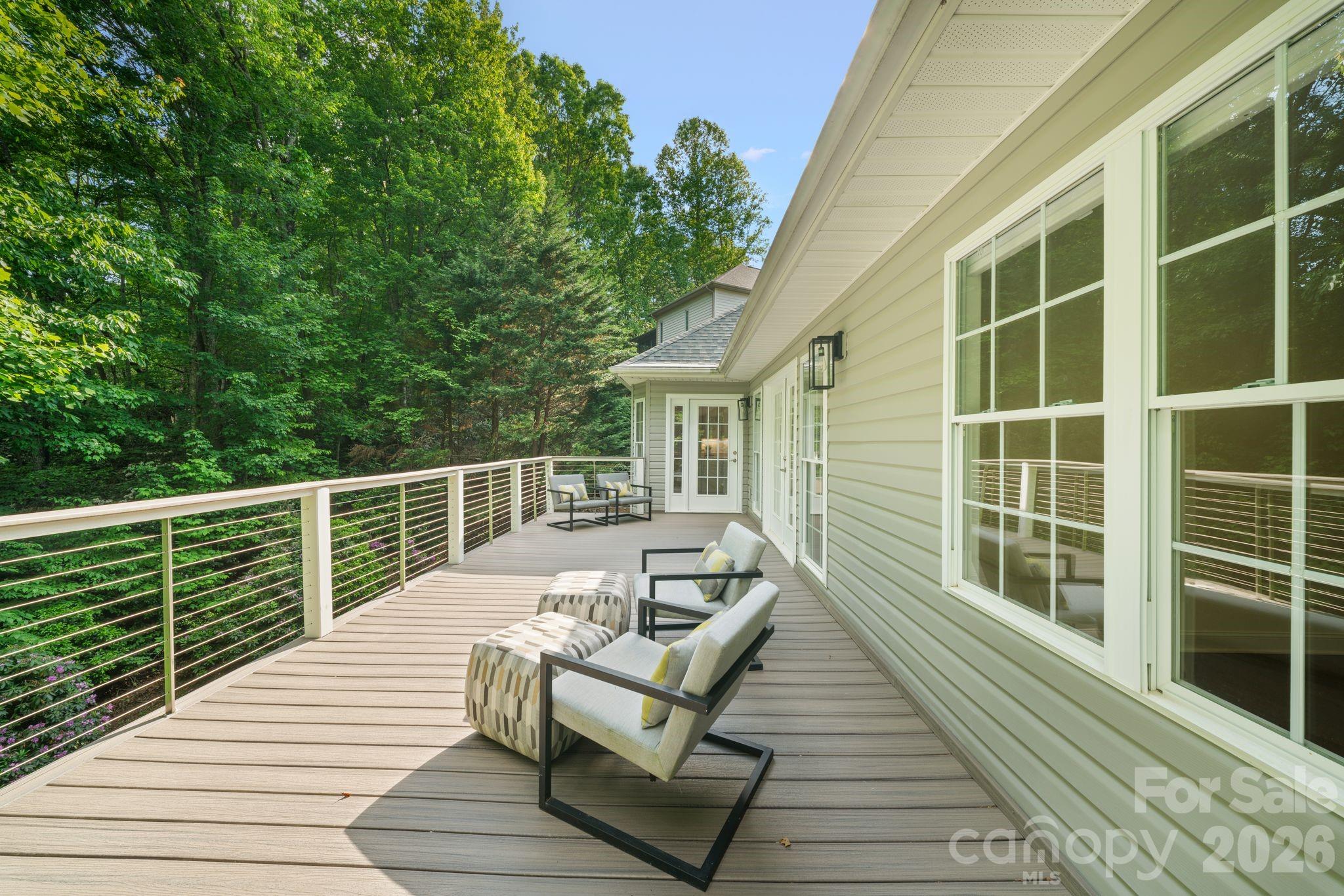 2508 Carriage Falls Court — Hendersonville