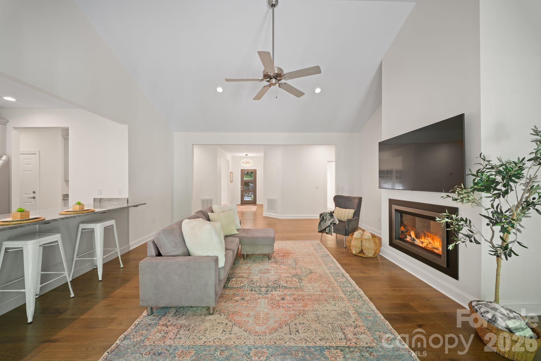 2508 Carriage Falls Court — Hendersonville