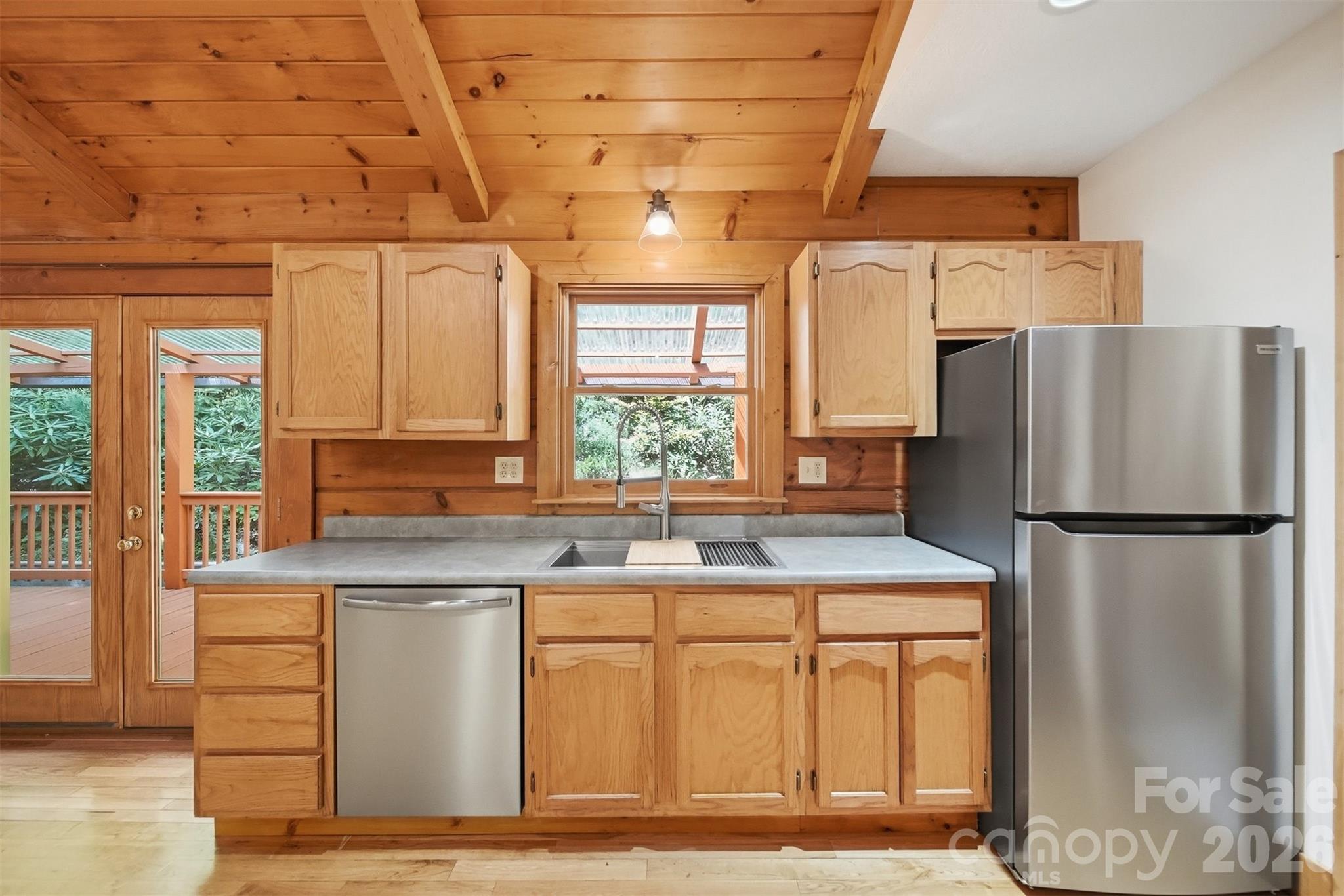 6220 Sunny Drive — Newland