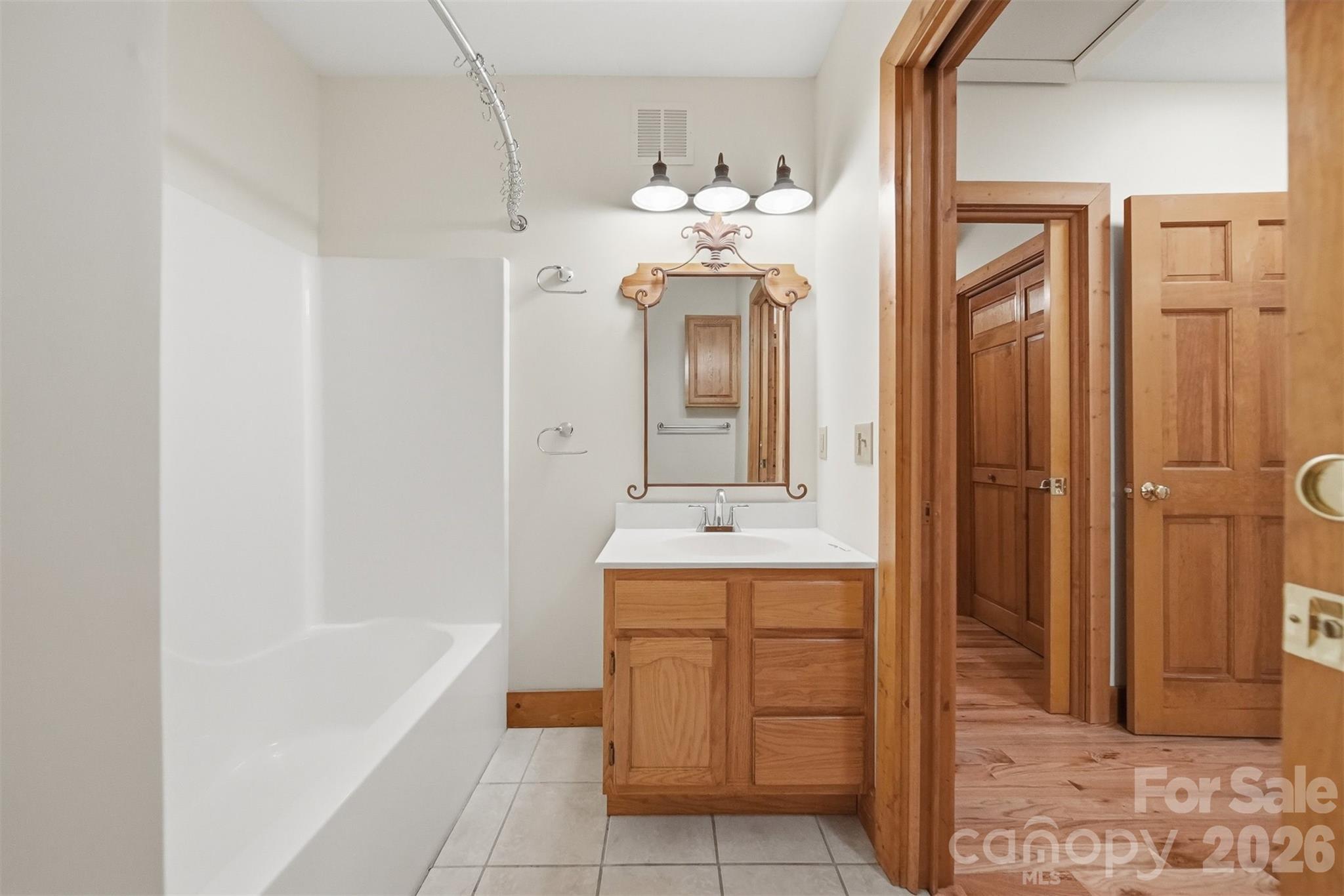 6220 Sunny Drive — Newland